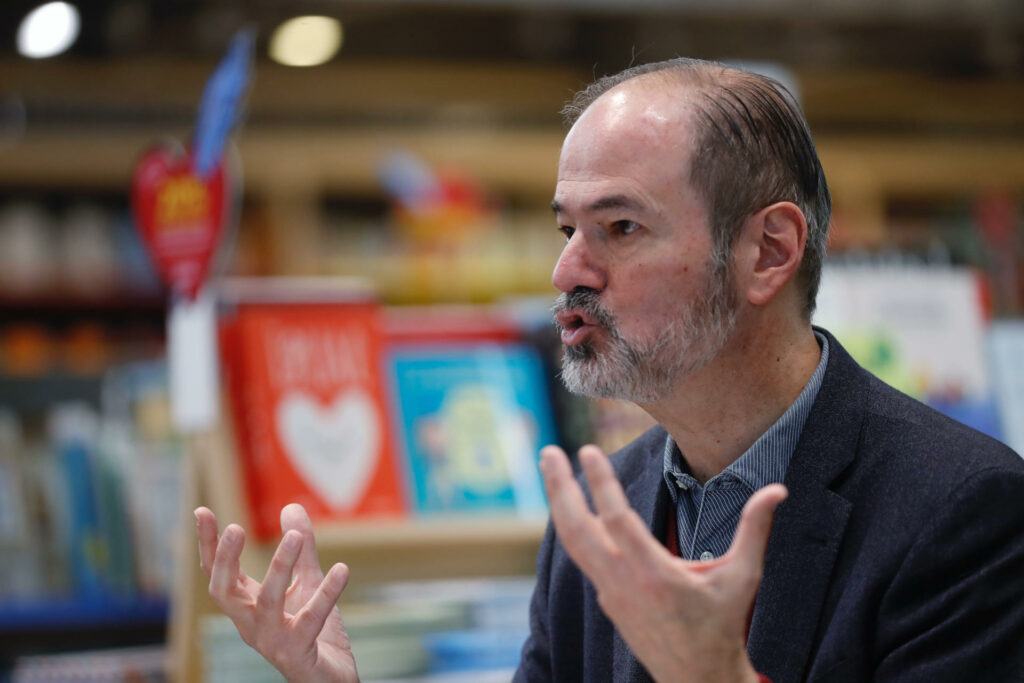 "En México, la afición se esfuerza mucho más que los jugadores de futbol": Juan Villoro - 18fd5e5e2392eb9ff7a886306b145698517905b0w-1024x683