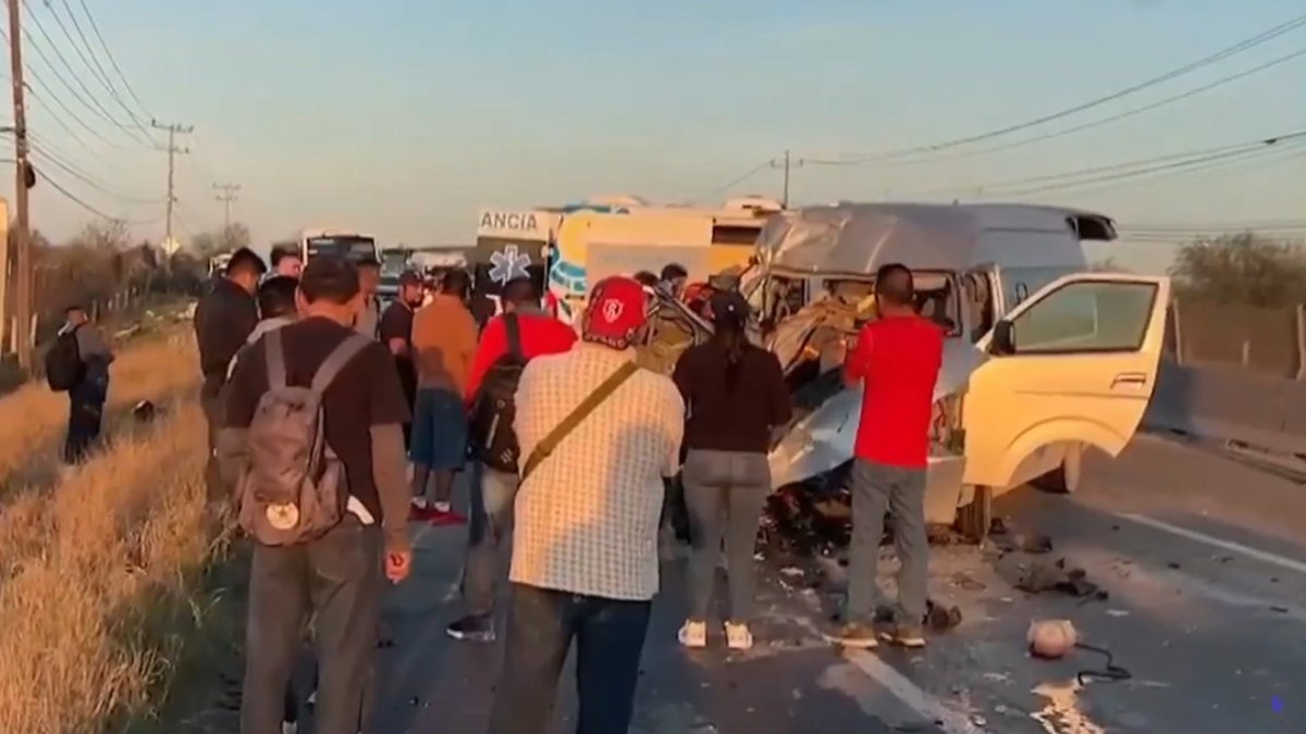 Choque en carretera de Apodaca deja 14 lesionados Choque en carretera de Apodaca deja 14 lesionados