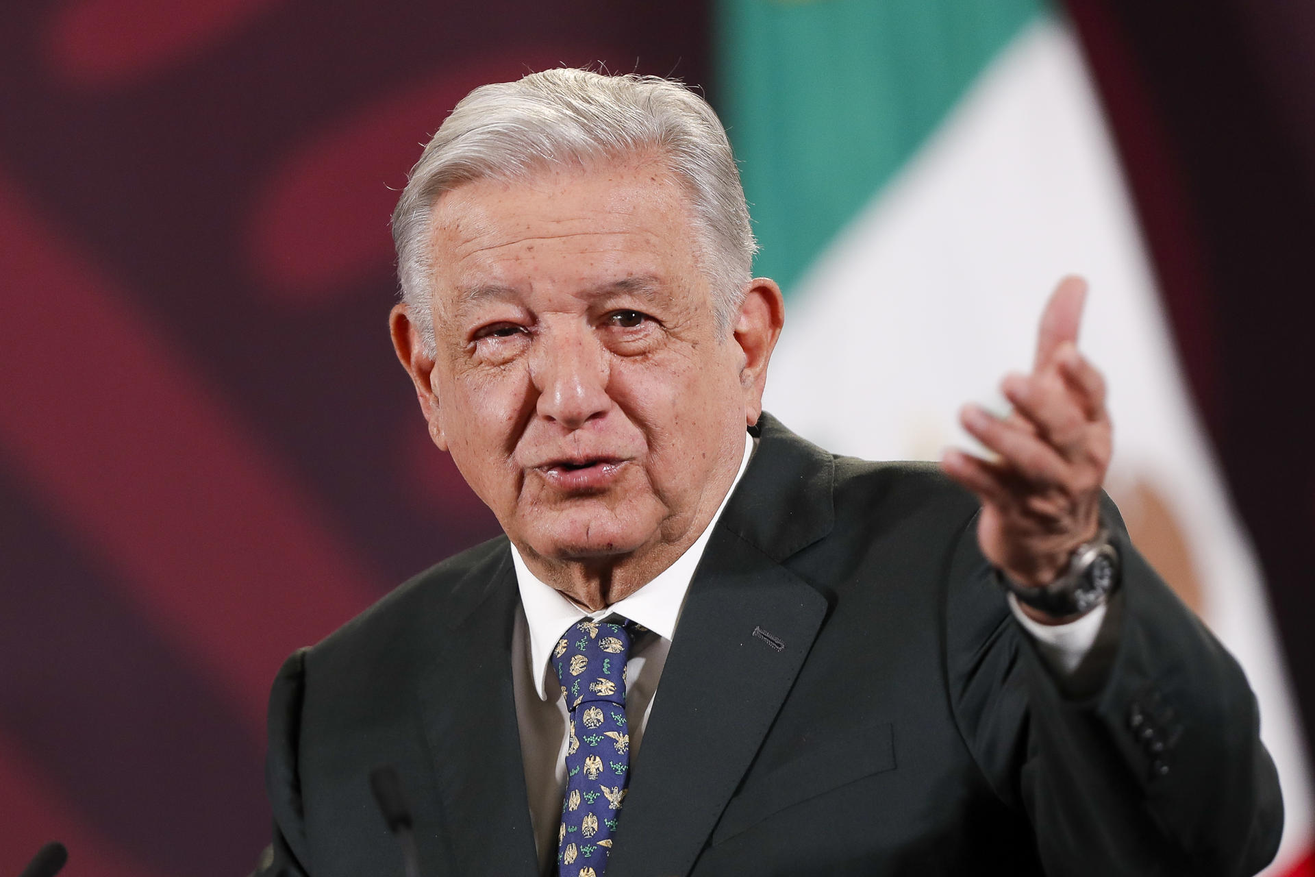 AMLO se compromete a respetar resultados en las próximas elecciones de junio