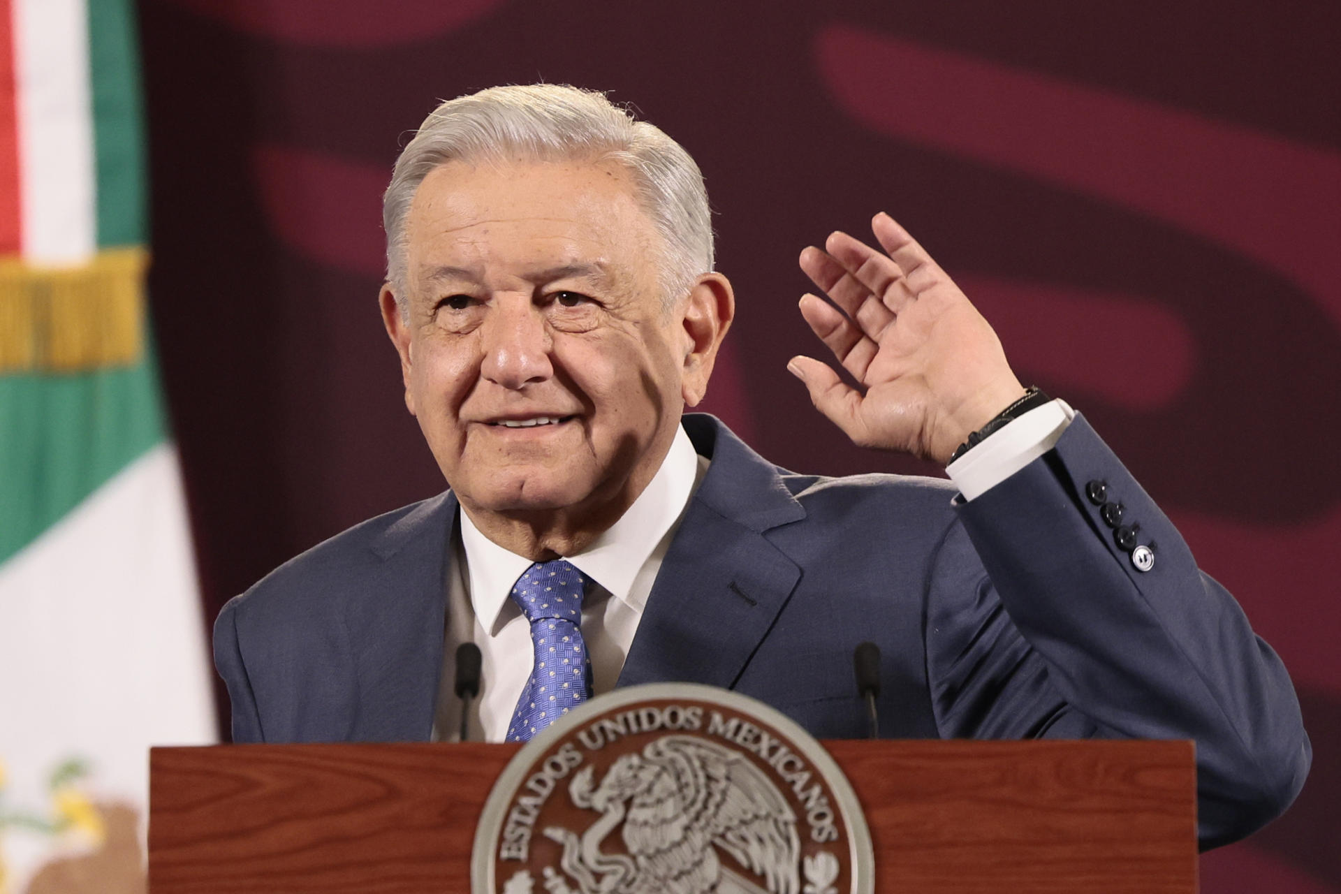 AMLO descarta acciones legales contra Tim Golden y ProPública tras ...