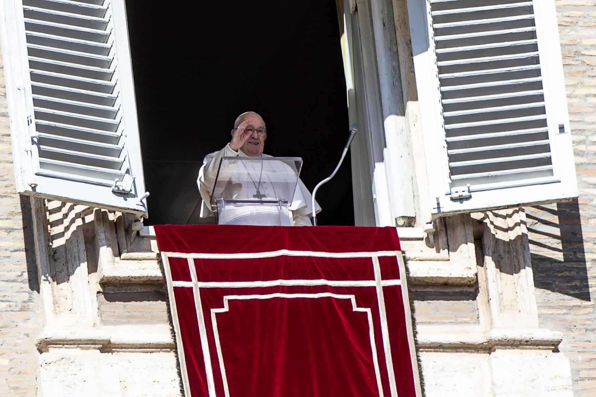 Papa Francisco pide decisiones valientes para proteger el medioambiente ante crisis climática