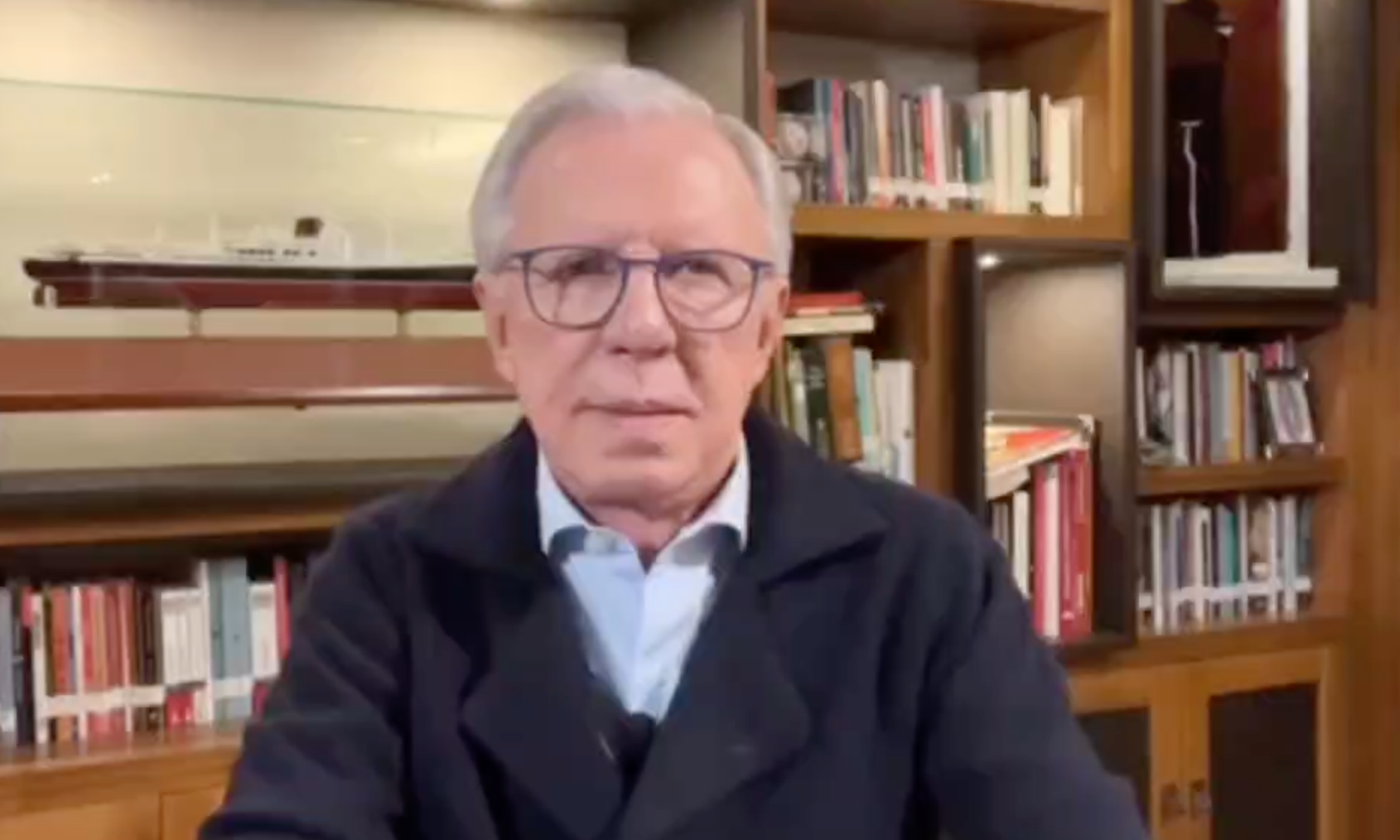 De las benditas a las pinches redes De las benditas a las pinches redes