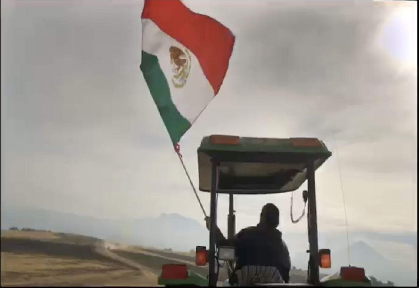 Si eres mexicano, ¡saca tu bandera! Si eres mexicano, ¡saca tu bandera!