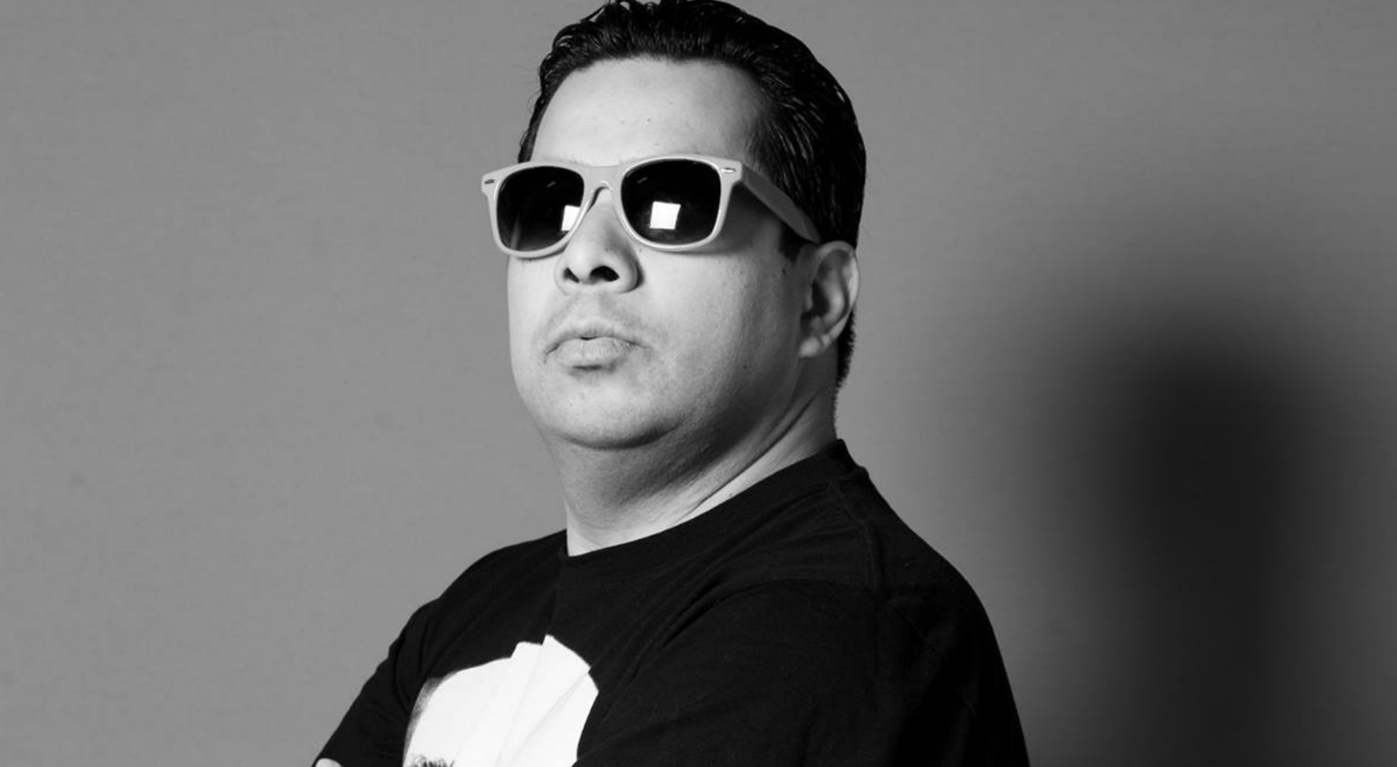 Carlos Velázquez regresa al cuento con ‘El menonita zen’ Carlos Velázquez regresa al cuento con ‘El menonita zen’