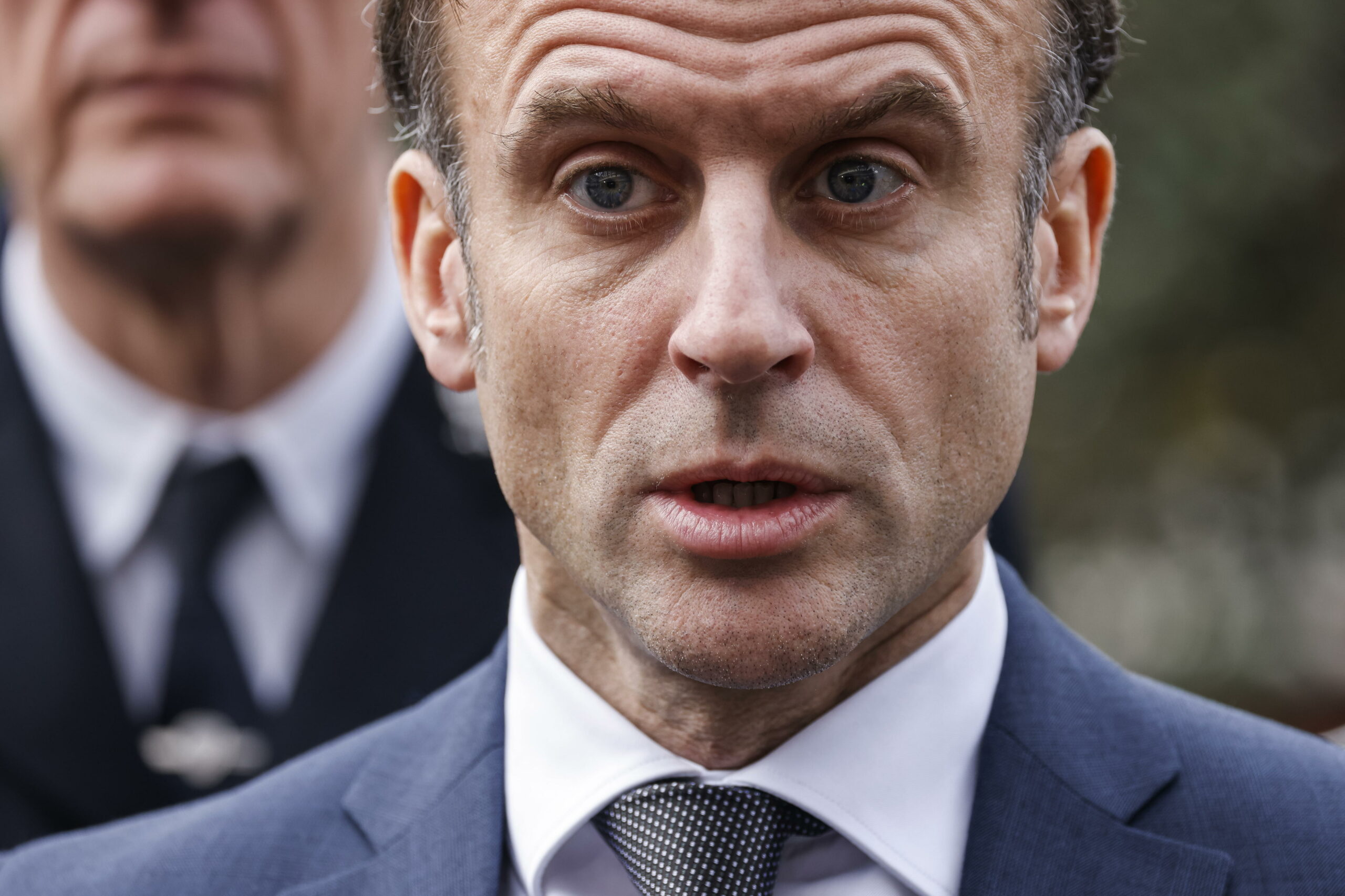 Macron favorable a que Ucrania pueda usar armas occidentales contra el territorio ruso