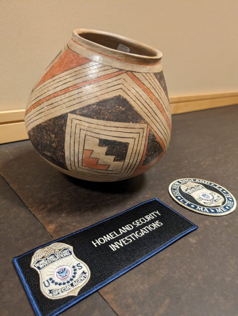 Estados Unidos devuelve a México una pieza de arcilla de más de 600 años de antigüedad - estados-unidos-devuelve-a-mexico-una-pieza-de-arcilla-de-mas-de-600-anos-de-antiguedad-771x1024