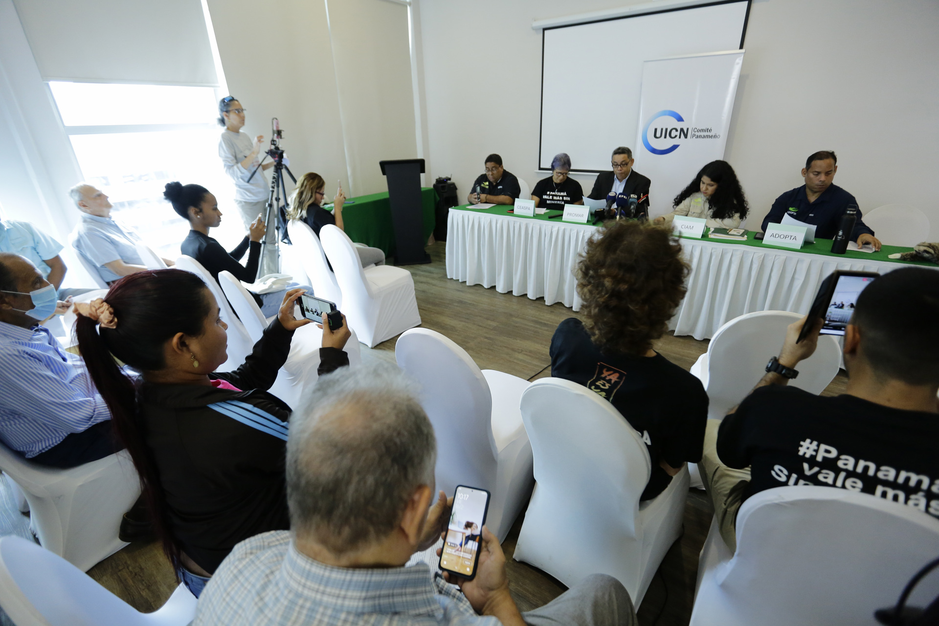 Grupos ambientalistas denuncian inacción del Gobierno con cierre de mina inhabilitada en Panamá Grupos ambientalistas denuncian inacción del Gobierno con cierre de mina inhabilitada en Panamá