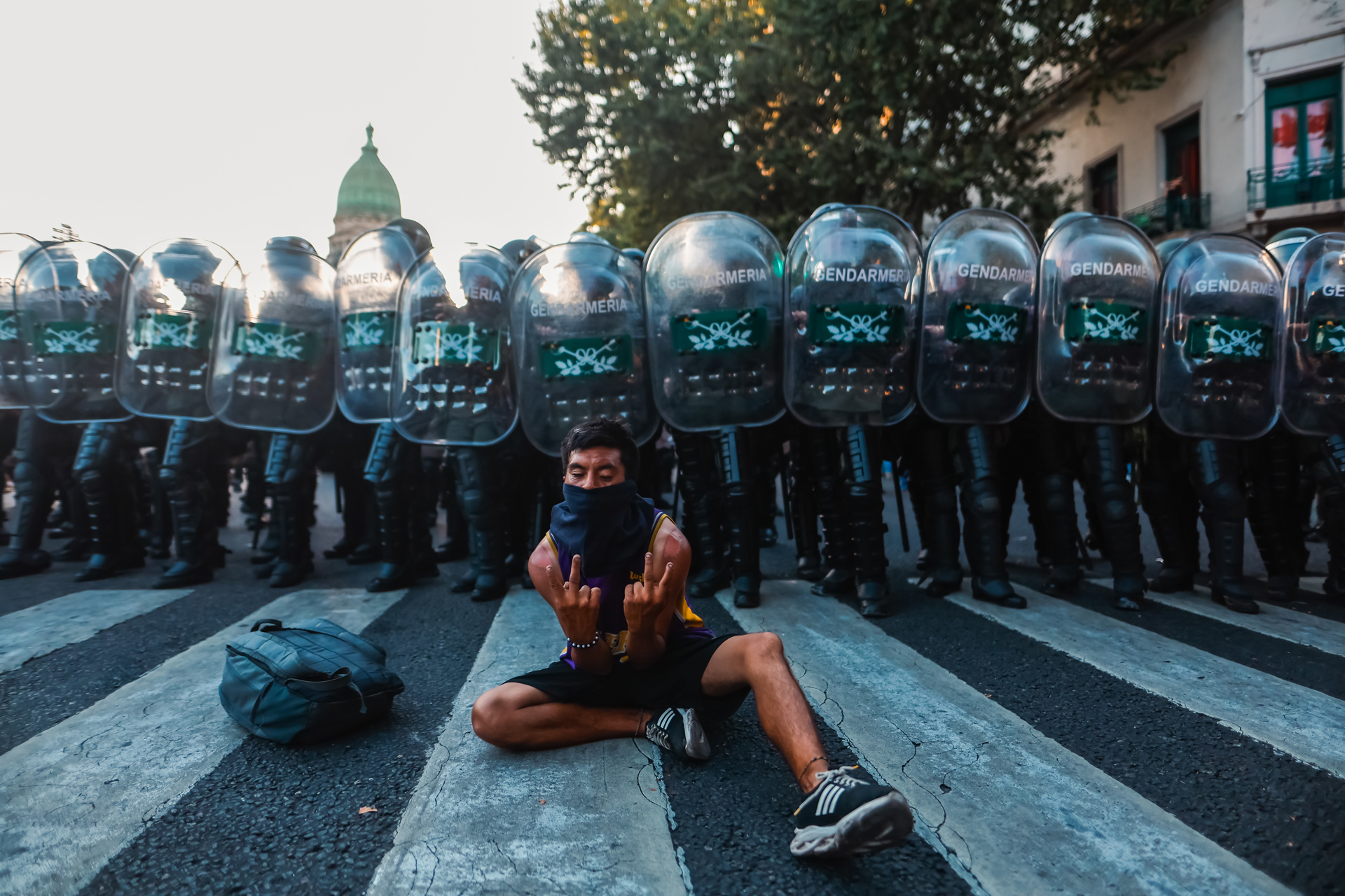 Incidentes entre policía y manifestantes en los alrededores del Congreso argentino