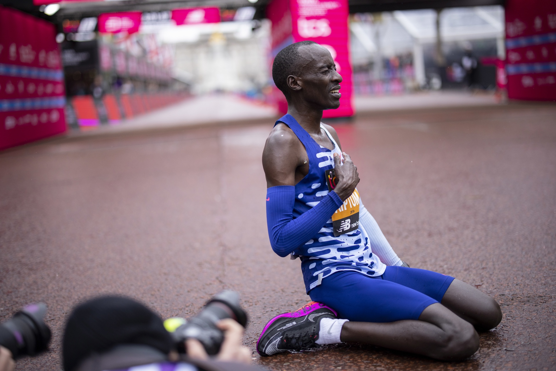 Murió Kelvin Kiptum, plusmarquista mundial de maratón, en un accidente automovilístico