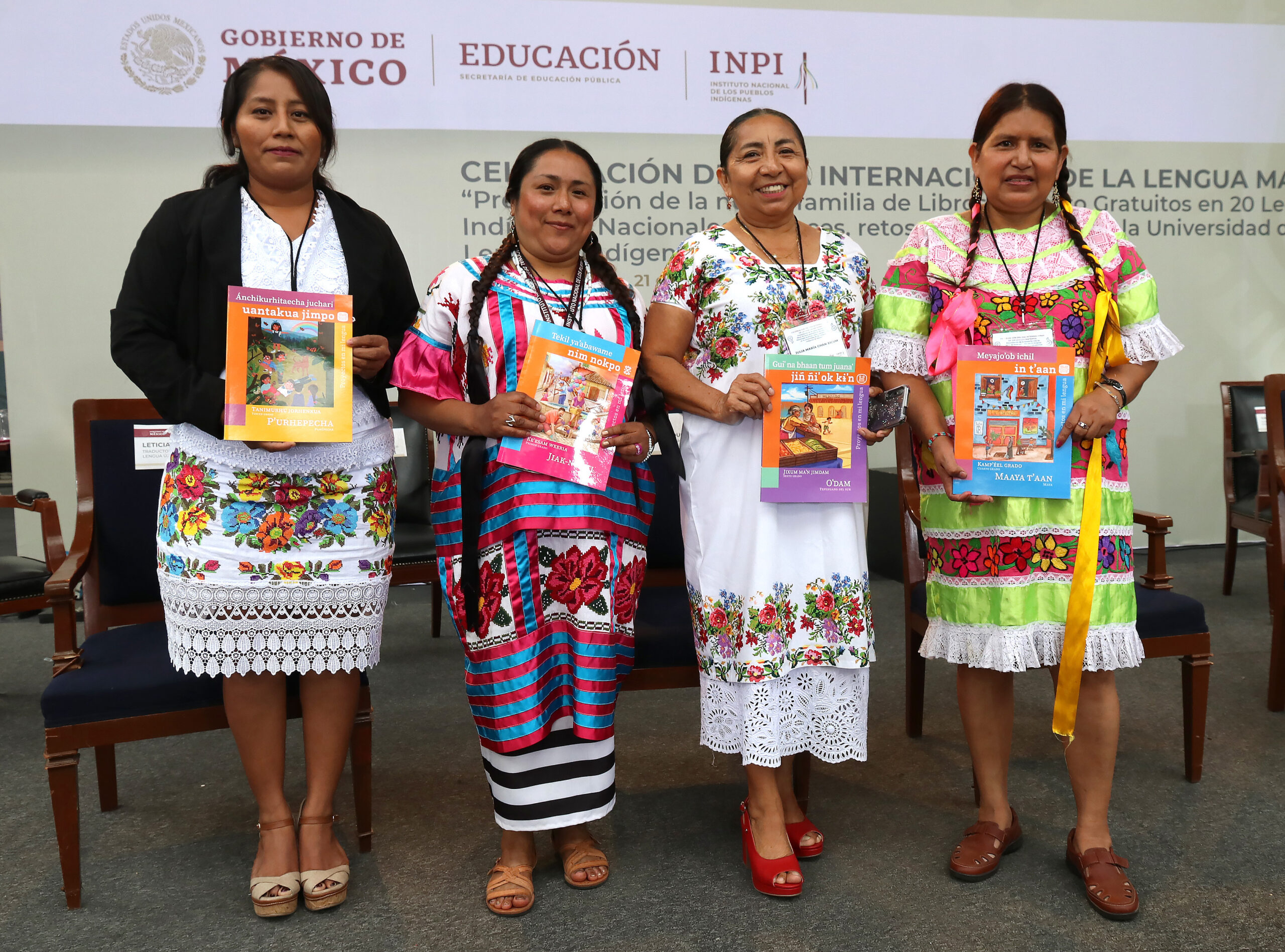 México presenta nuevos libros de texto gratuitos traducidos a 20 lenguas indígenas México presenta nuevos libros de texto gratuitos traducidos a 20 lenguas indígenas