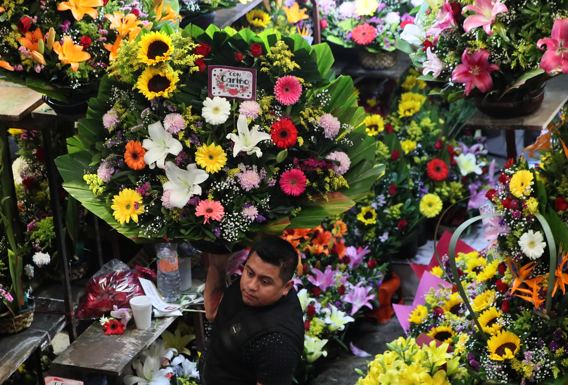 Los mexicanos desafían repunte de la inflación para celebrar el Día de San Valentín Los mexicanos desafían repunte de la inflación para celebrar el Día de San Valentín