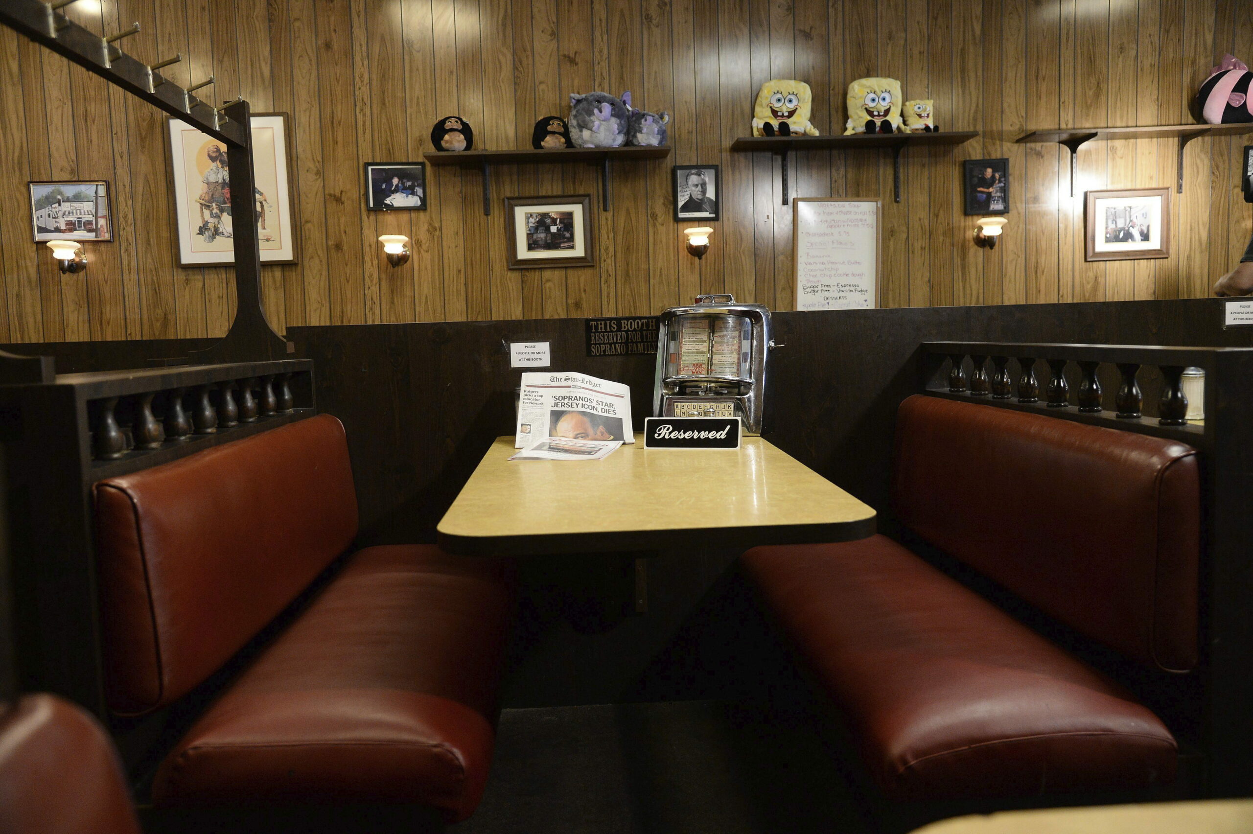 Ponen en subasta las bancas donde se rodó la escena final de ‘Los Soprano’