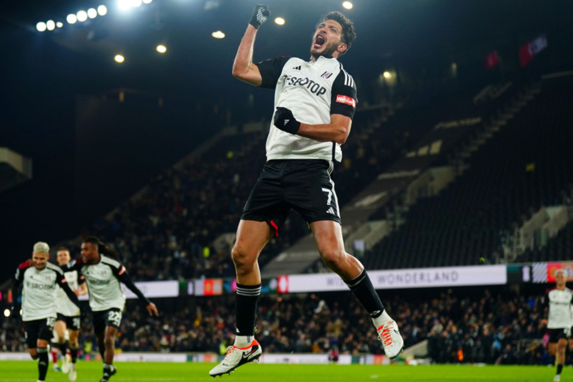 Raúl Jiménez afronta carrera contrarreloj para llegar a la Liga de Naciones de la Concacaf Raúl Jiménez afronta carrera contrarreloj para llegar a la Liga de Naciones de la Concacaf