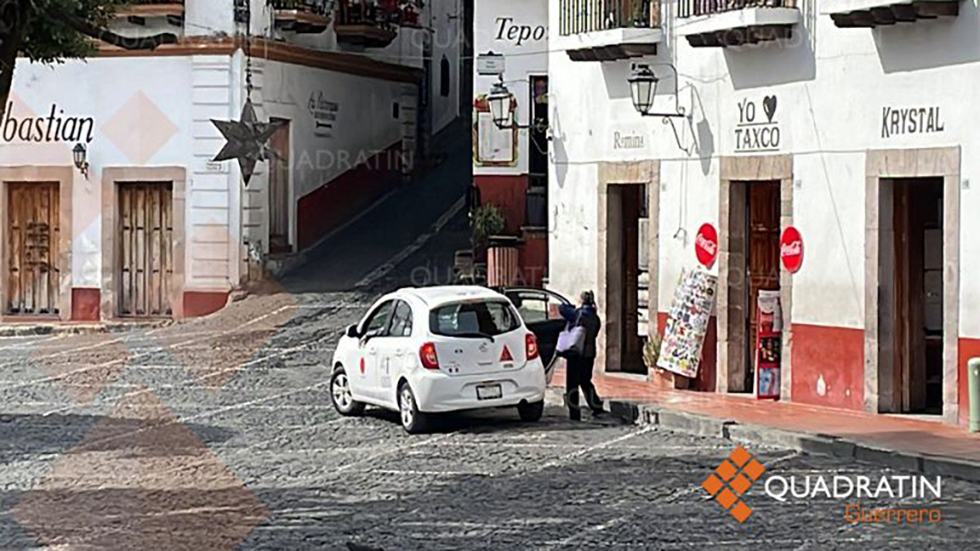 Taxis reanudan poco a poco servicio en Taxco