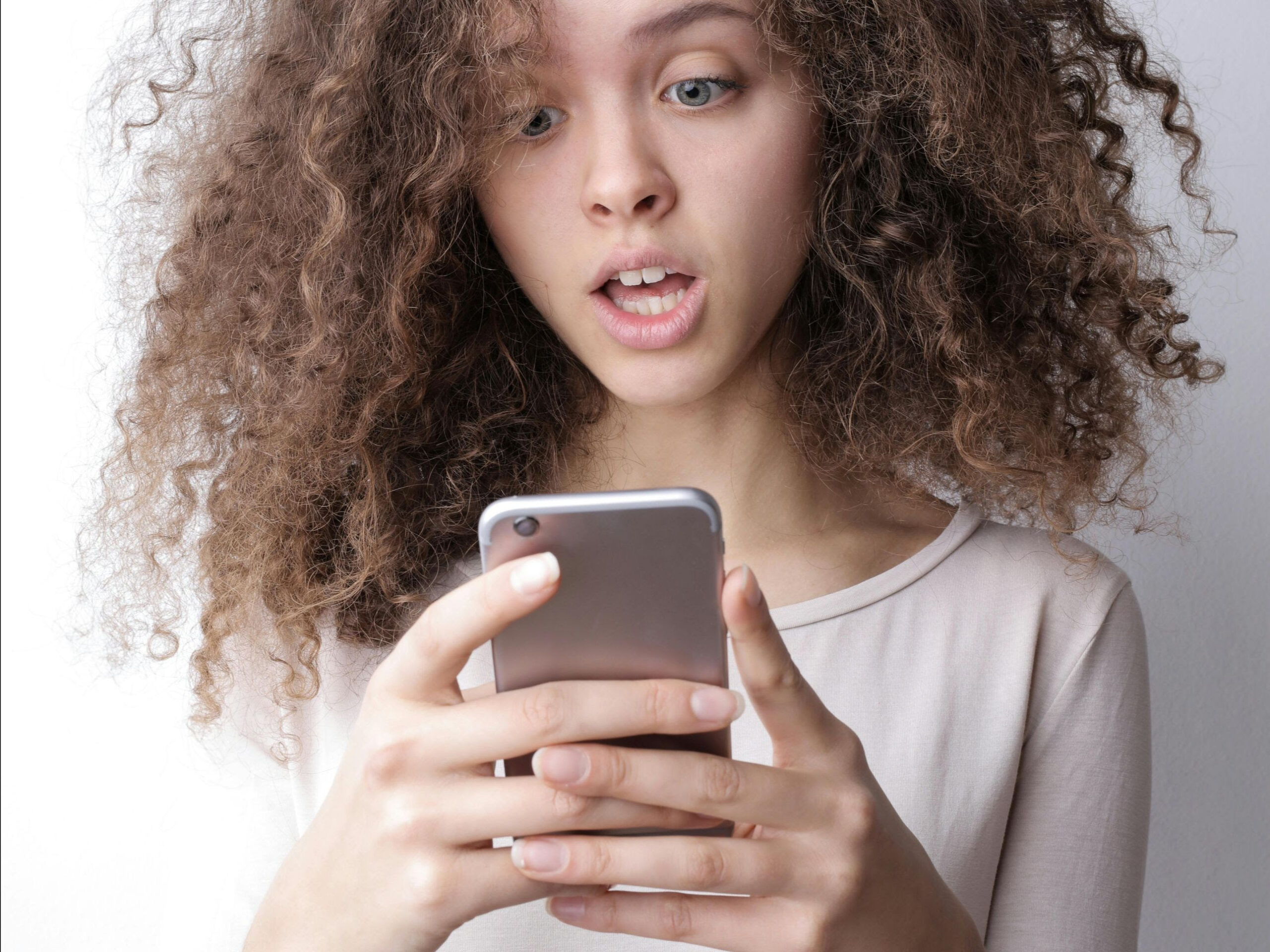 Los ataques a dispositivos móviles aumentaron más del 50% en 2023 Los ataques a dispositivos móviles aumentaron más del 50% en 2023