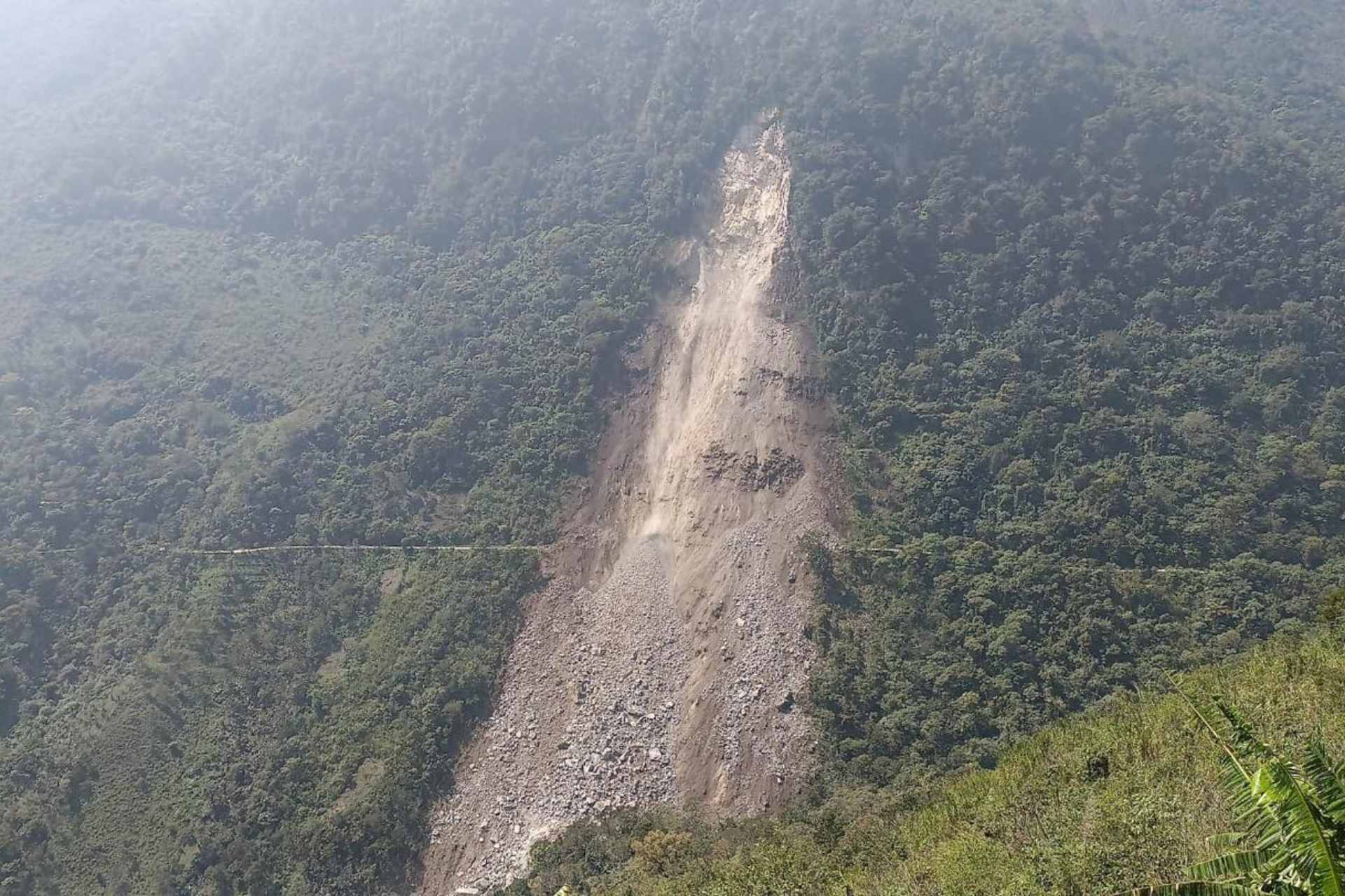 Derrumbe En Cerro De Veracruz Deja Al Menos 6 Comunidades Incomunicadas 1062