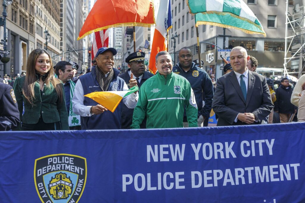 Nueva York celebra con gaitas, tréboles y cerveza el gran desfile de San Patricio - a7e902edb47a8e26fcdbbb86e184305f5d83886cw-1024x683