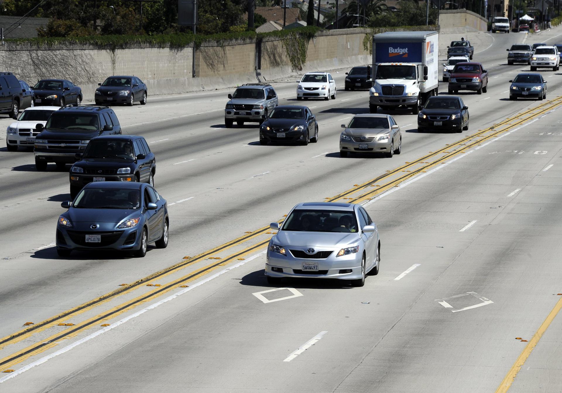 EE.UU. exige que autos producidos entre 2026 y 2031 reduzcan sus emisiones