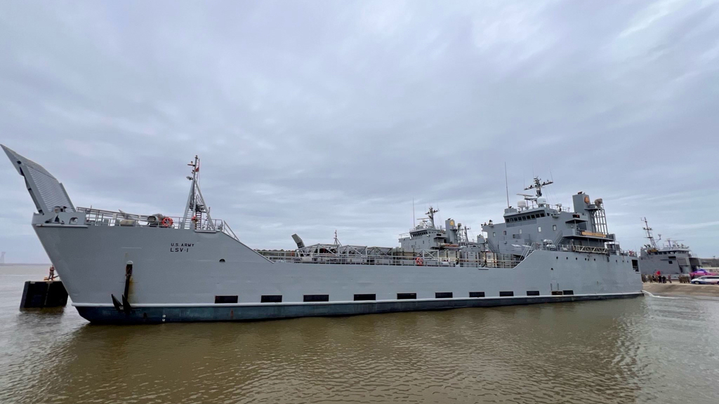 EE.UU. envía un barco a Gaza para construir un puerto de descarga de ayuda humanitaria EE.UU. envía un barco a Gaza para construir un puerto de descarga de ayuda humanitaria
