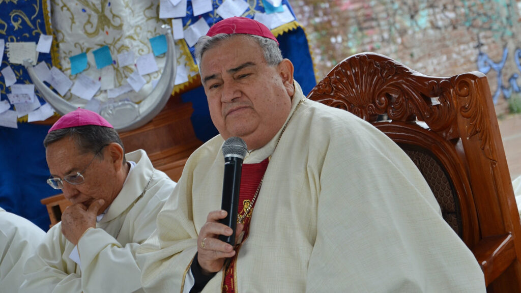 Arzobispo de Morelia lamenta asesinato de Carlos Manzo; ve pocos avances ante la violencia Arzobispo de Morelia lamenta asesinato de Carlos Manzo; ve pocos avances ante la violencia