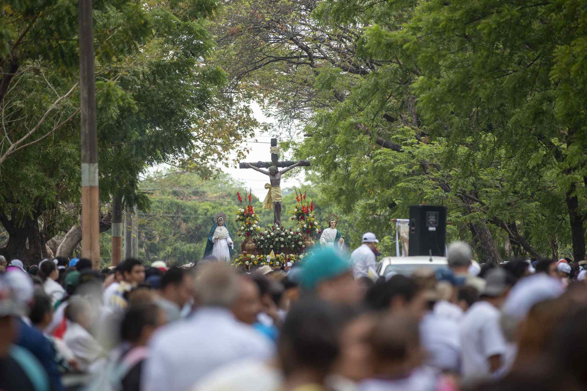 Cientos de feligreses salen a las calles de diferentes países de Centroamérica para celebrar el Viernes Santo Cientos de feligreses salen a las calles de diferentes países de Centroamérica para celebrar el Viernes Santo