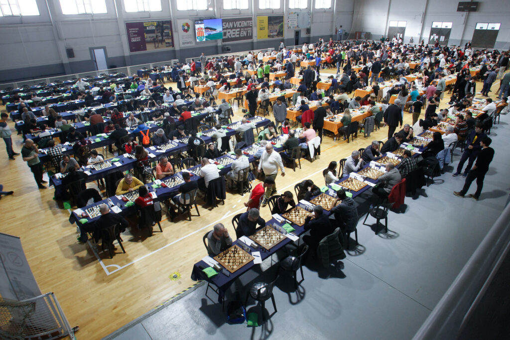 Faustino Oro, joven prodigio del ajedrez, protagoniza torneo con 600 jugadores - faustino-oro-joven-prodigio-del-ajedrez-protagoniza-torneo-con-600-jugadores-2-1024x683
