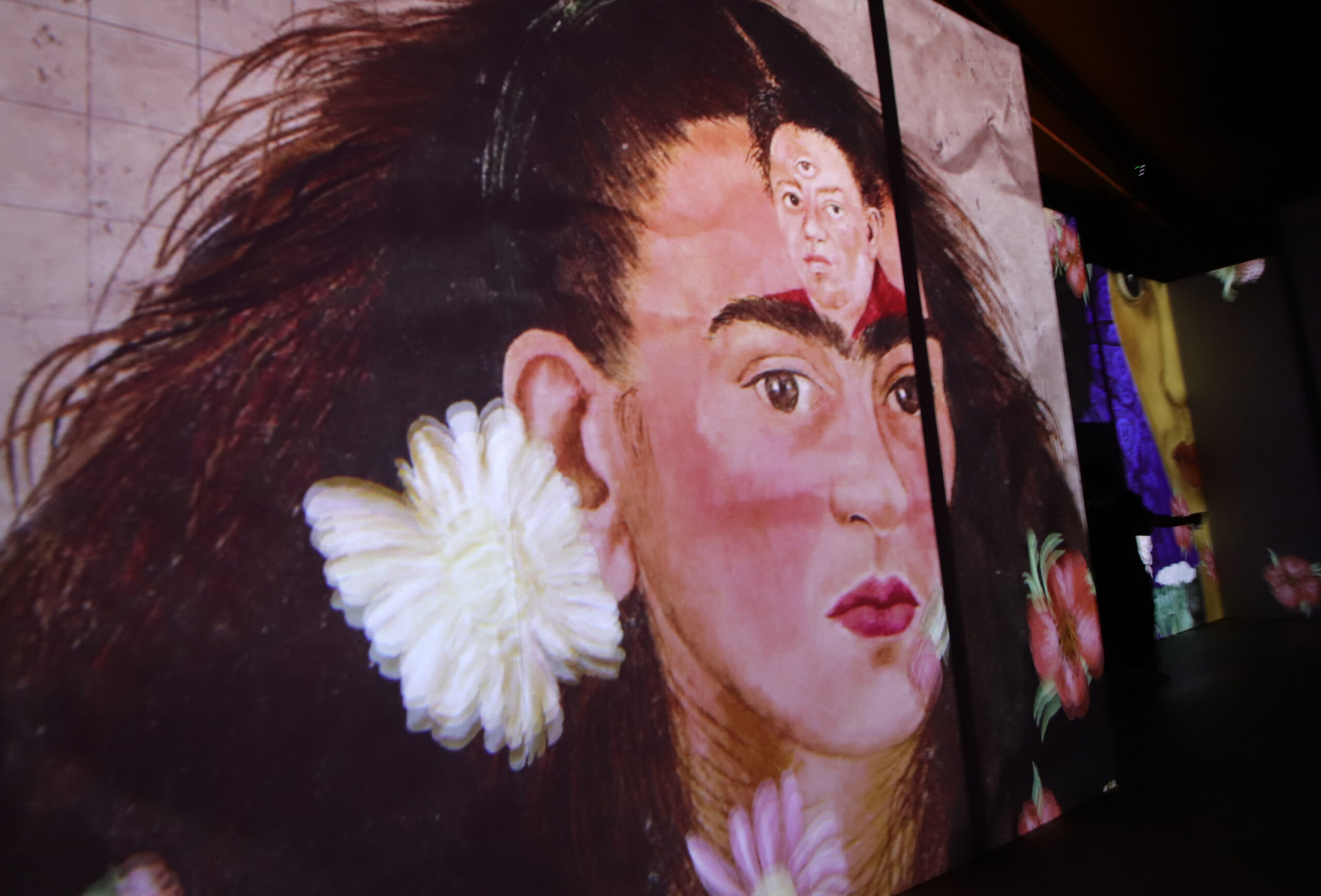 Exposición inmersiva ‘Yo soy Frida Kahlo’ se presenta por primera vez en México
