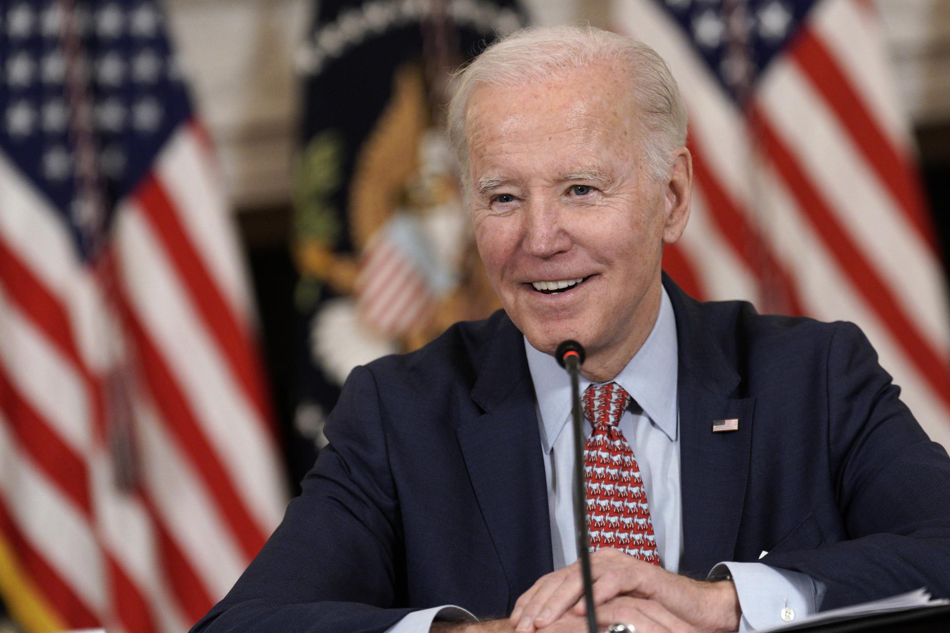 Campaña de Biden lanza anuncio donde el presidente de EE.UU. bromea sobre su edad Campaña de Biden lanza anuncio donde el presidente de EE.UU. bromea sobre su edad