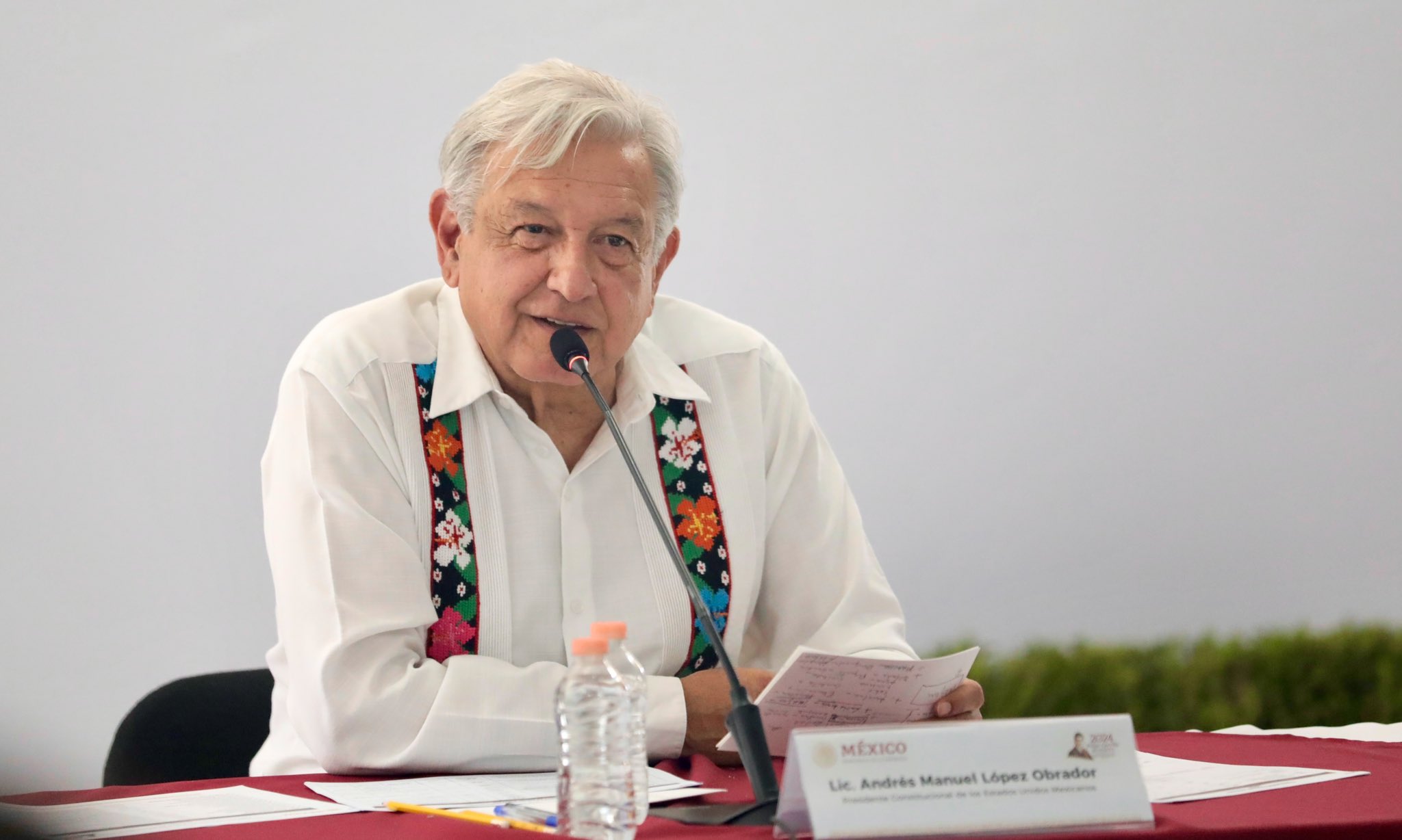 Líder de la Cámara Baja de EE.UU. tacha de “absurda” la propuesta migratoria de AMLO Líder de la Cámara Baja de EE.UU. tacha de “absurda” la propuesta migratoria de AMLO