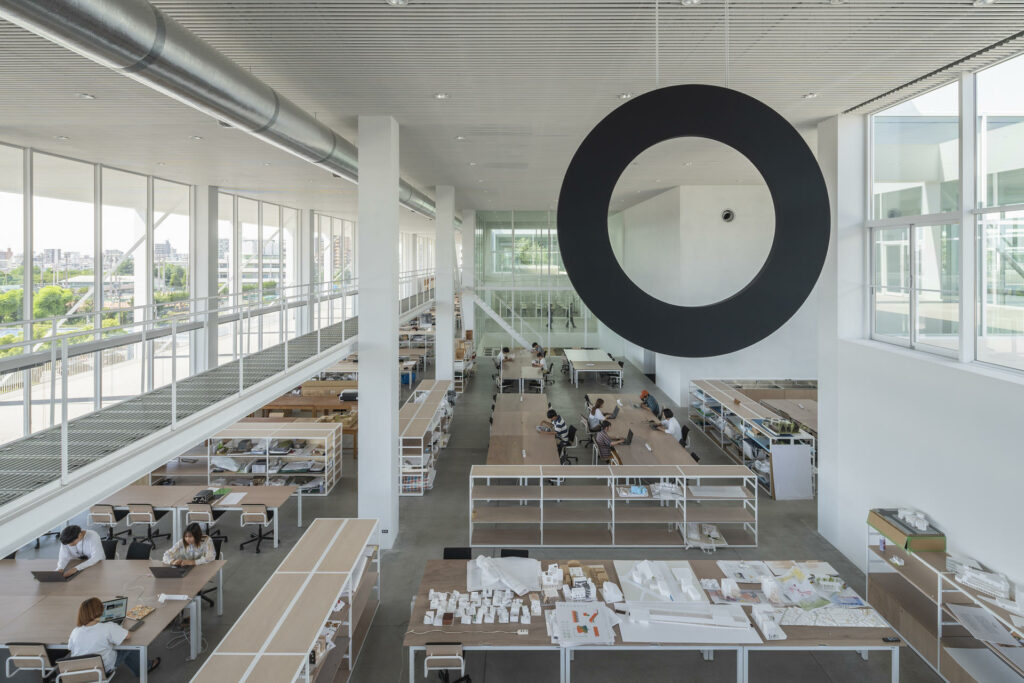 El arquitecto japonés Riken Yamamoto gana el premio Pritzker 2024 - obra-arquitectonica-de-riken-yamamoto-1024x683