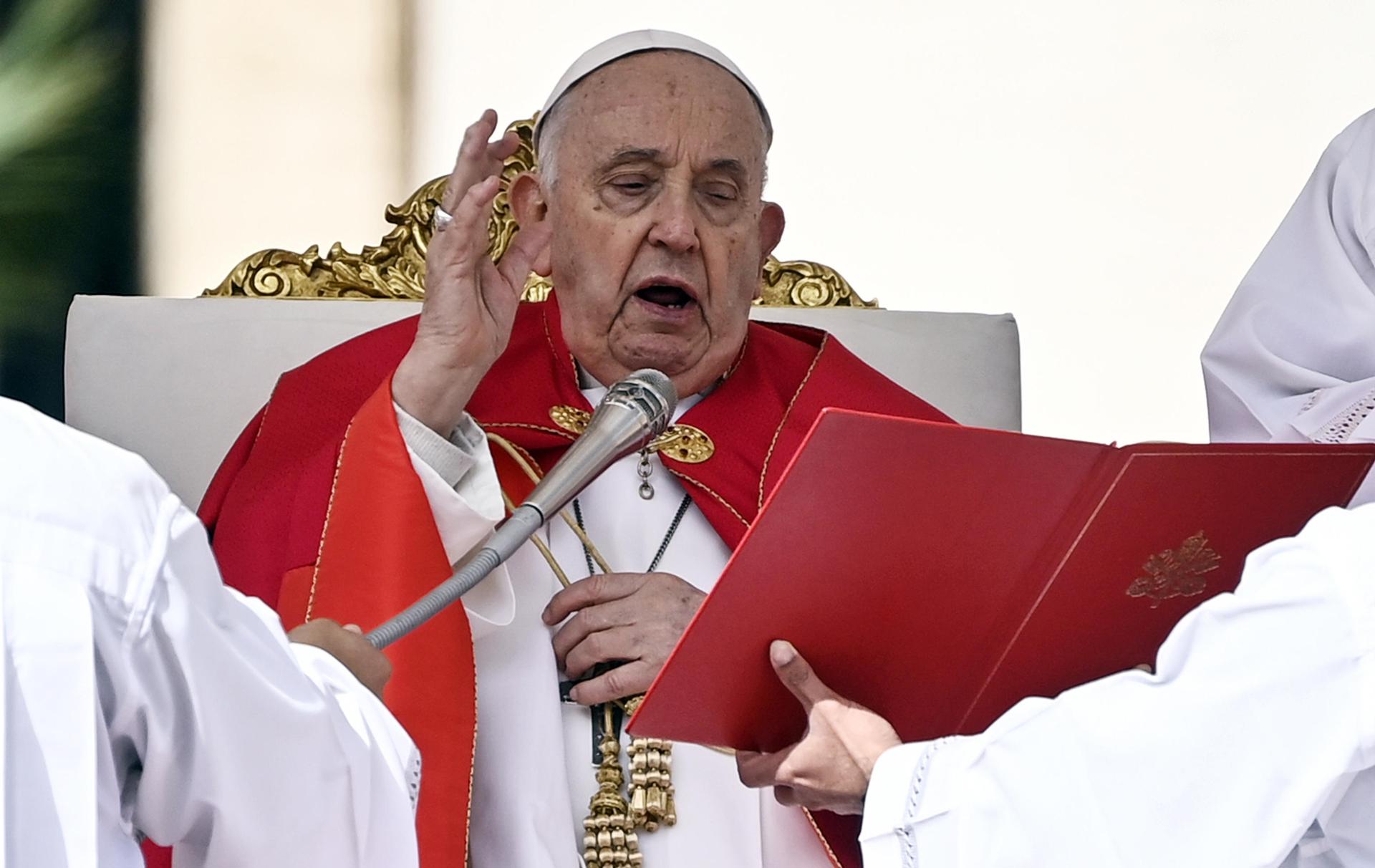 Papa Francisco redactará por primera vez las meditaciones del vía crucis del Coliseo