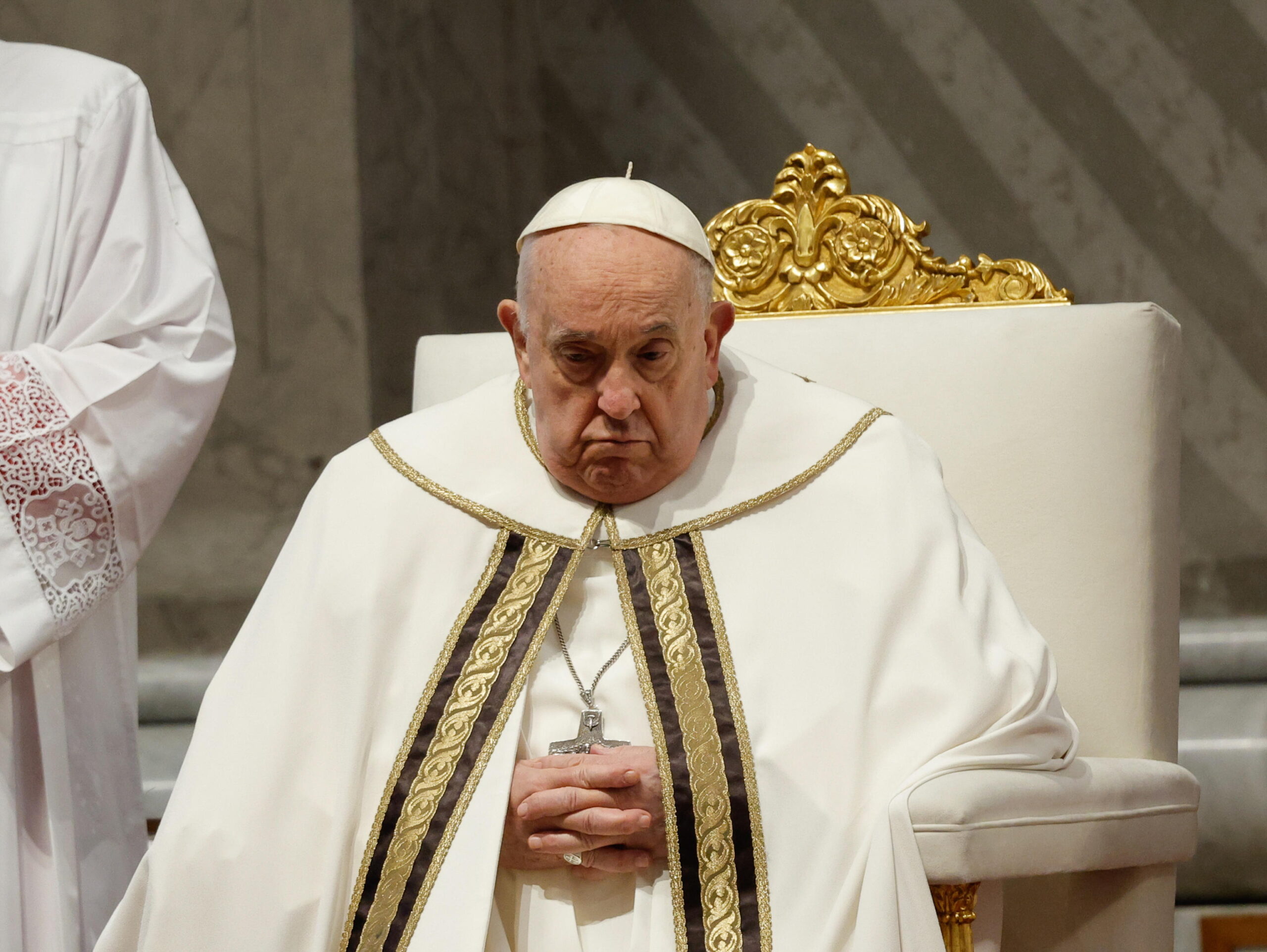Papa Francisco presidirá la Vigilia del Sábado Santo después de renunciar al vía crucis