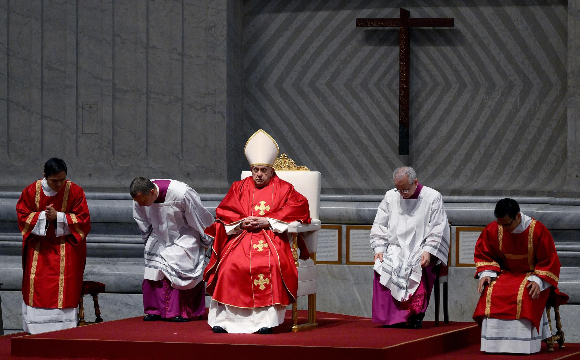 Papa Francisco Renuncia A Presidir El Vía Crucis; Quiere Cuidar Su Salud