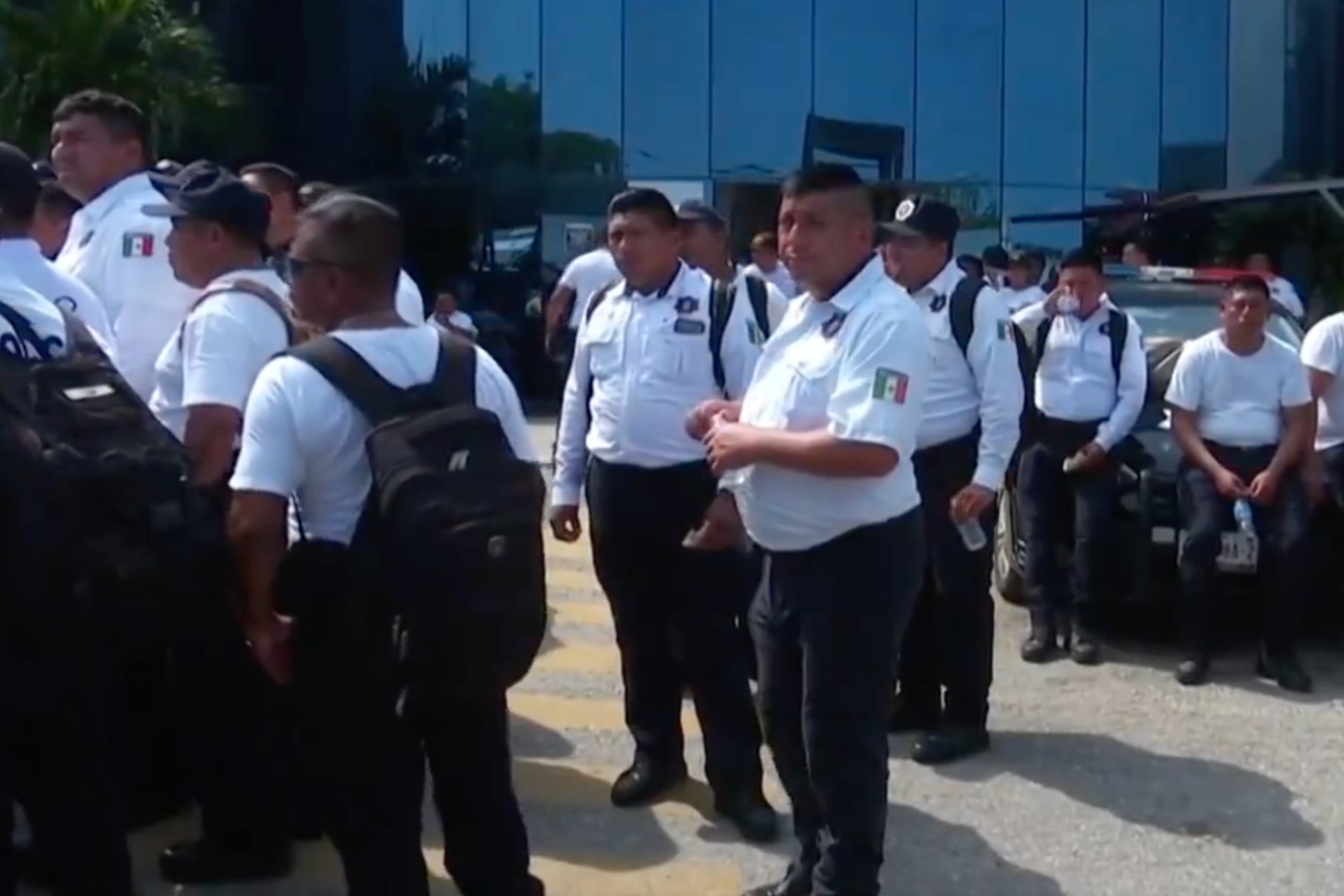 “Que tome cartas en el asunto”: policía de Campeche pide que AMLO atienda protestas