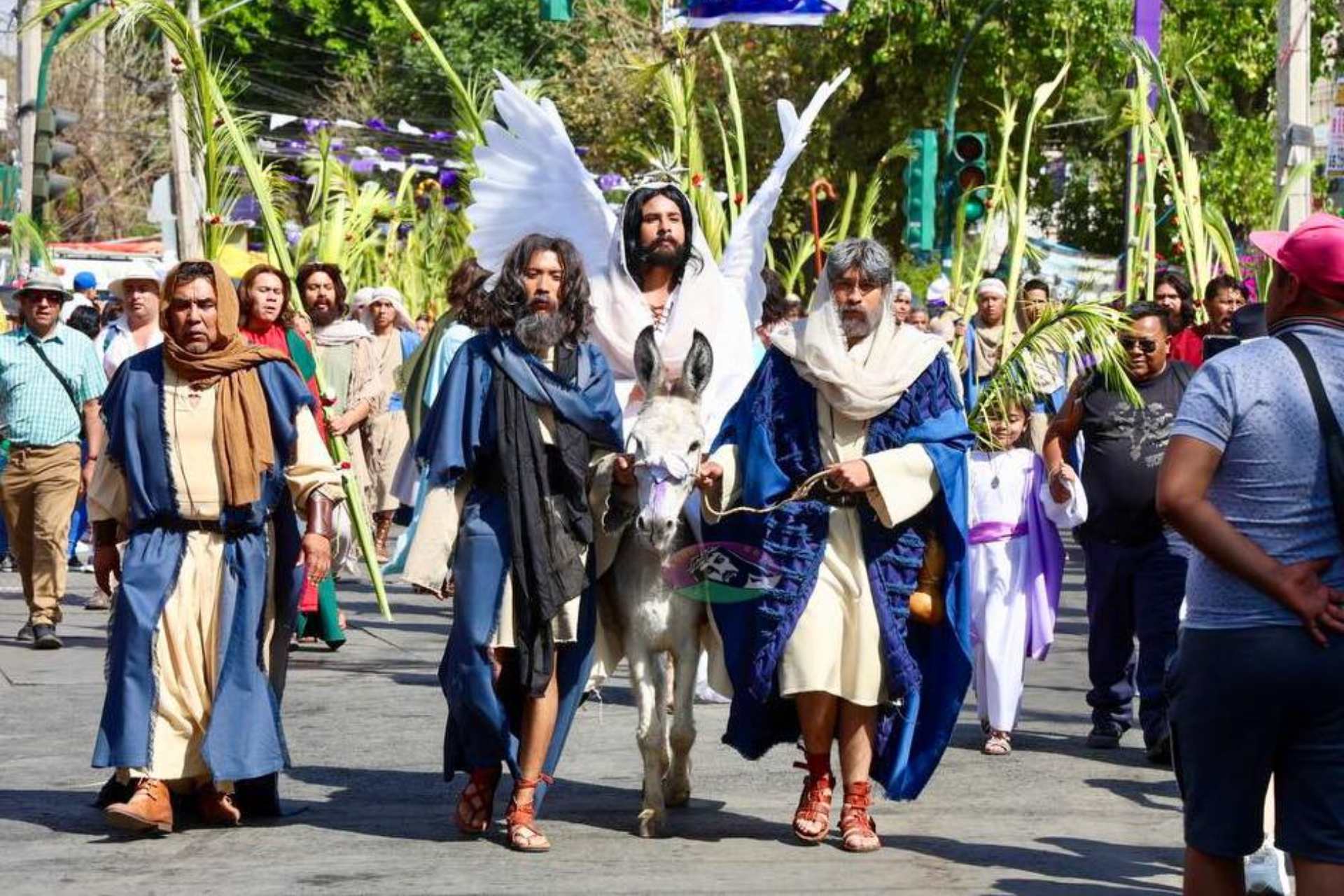 Comité de la Semana Santa en Iztapalapa pide quitar propaganda política durante la representación