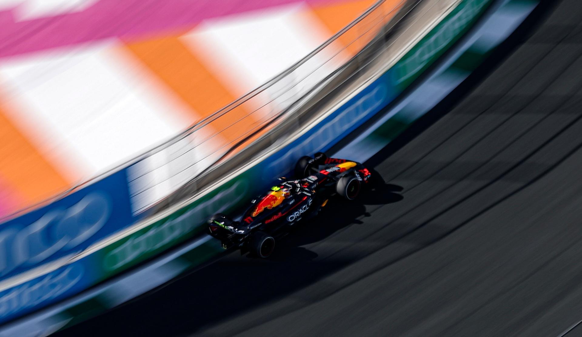 Verstappen por delante de Alonso y Checo Pérez en primer libre del GP de Arabia Saudita Verstappen por delante de Alonso y Checo Pérez en primer libre del GP de Arabia Saudita