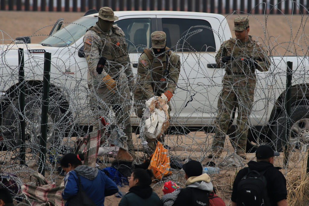 En el sur de EE.UU. tachan a la 'Operación Lone Star' de "teatro electoral" - texas-1024x682