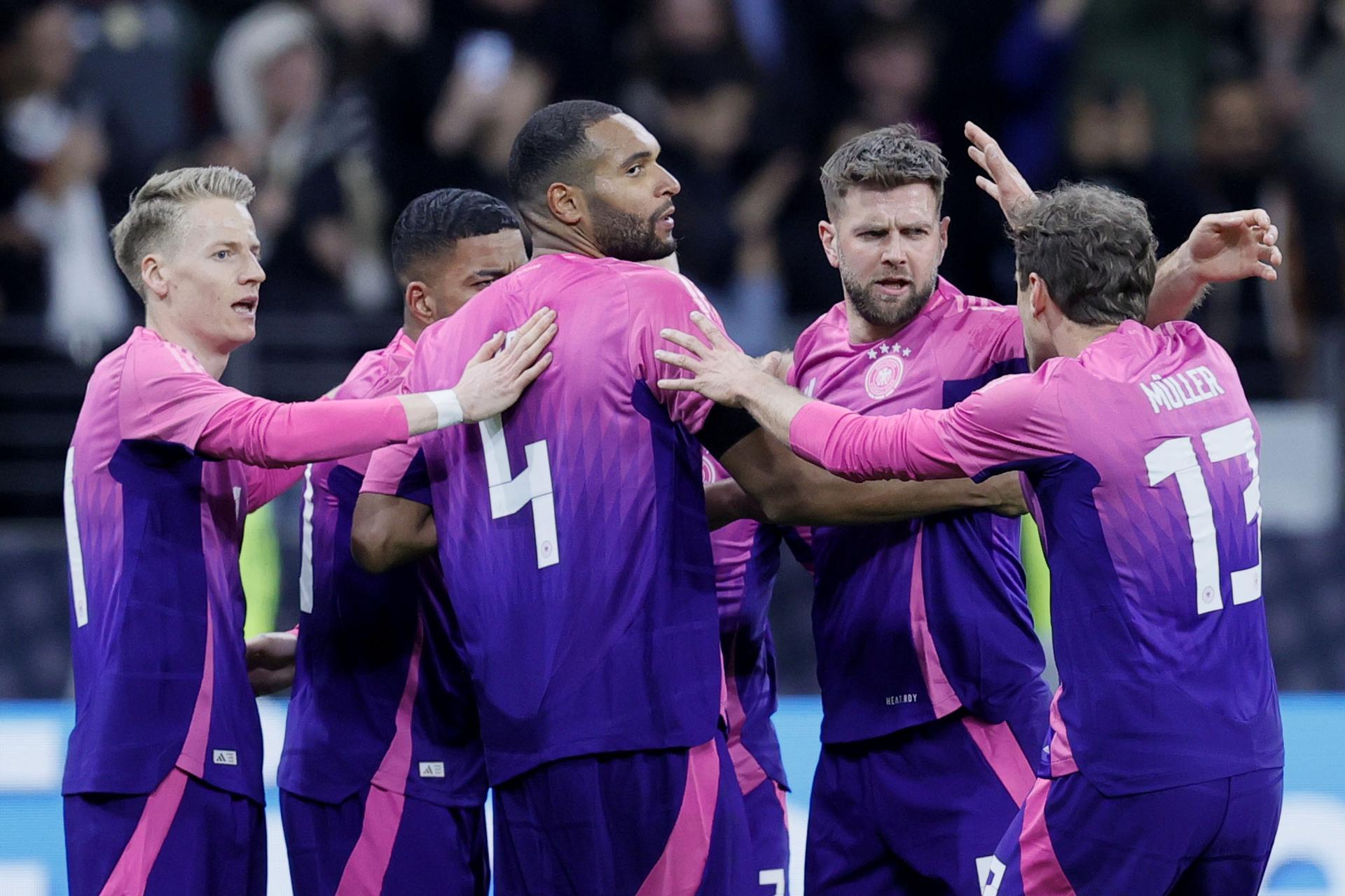 Alemania retira dorsal 44 y cambia el 4 en camisetas por parecido a símbolos nazis