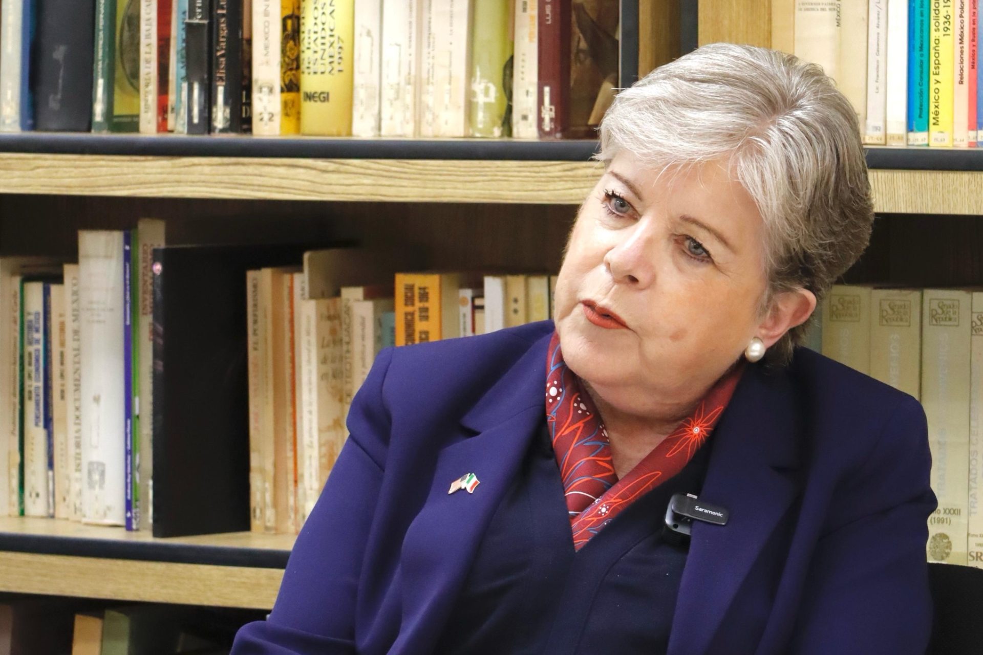 “Mexicanos no son delincuentes”: Alicia Bárcena visita la frontera con Texas