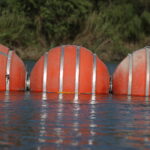 “Ni lo intentes”: EE.UU. instala barreras flotantes en el río Bravo