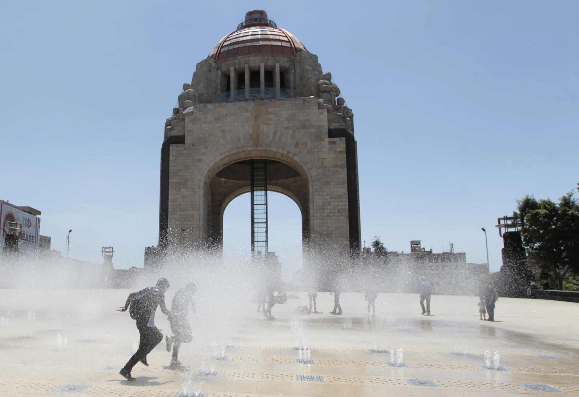 SMN prevé temperaturas superiores a los 45 °C en siete estados SMN prevé temperaturas superiores a los 45 °C en siete estados