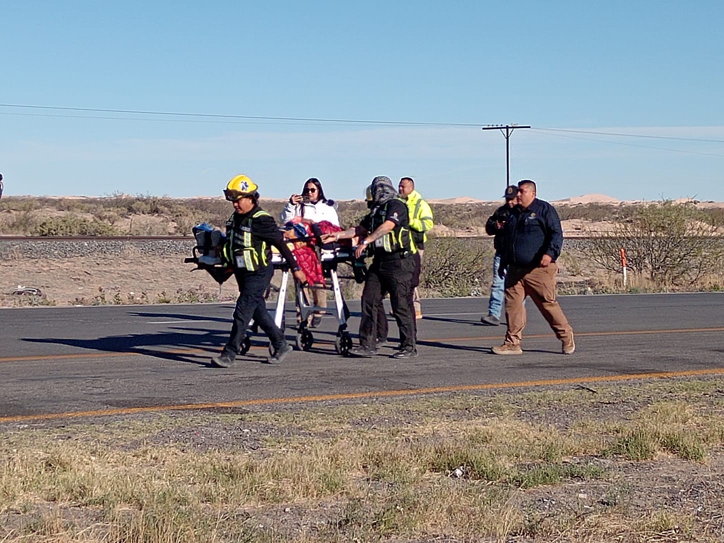 Rescatan a cuatro migrantes de tormenta de arena en Chihuahua