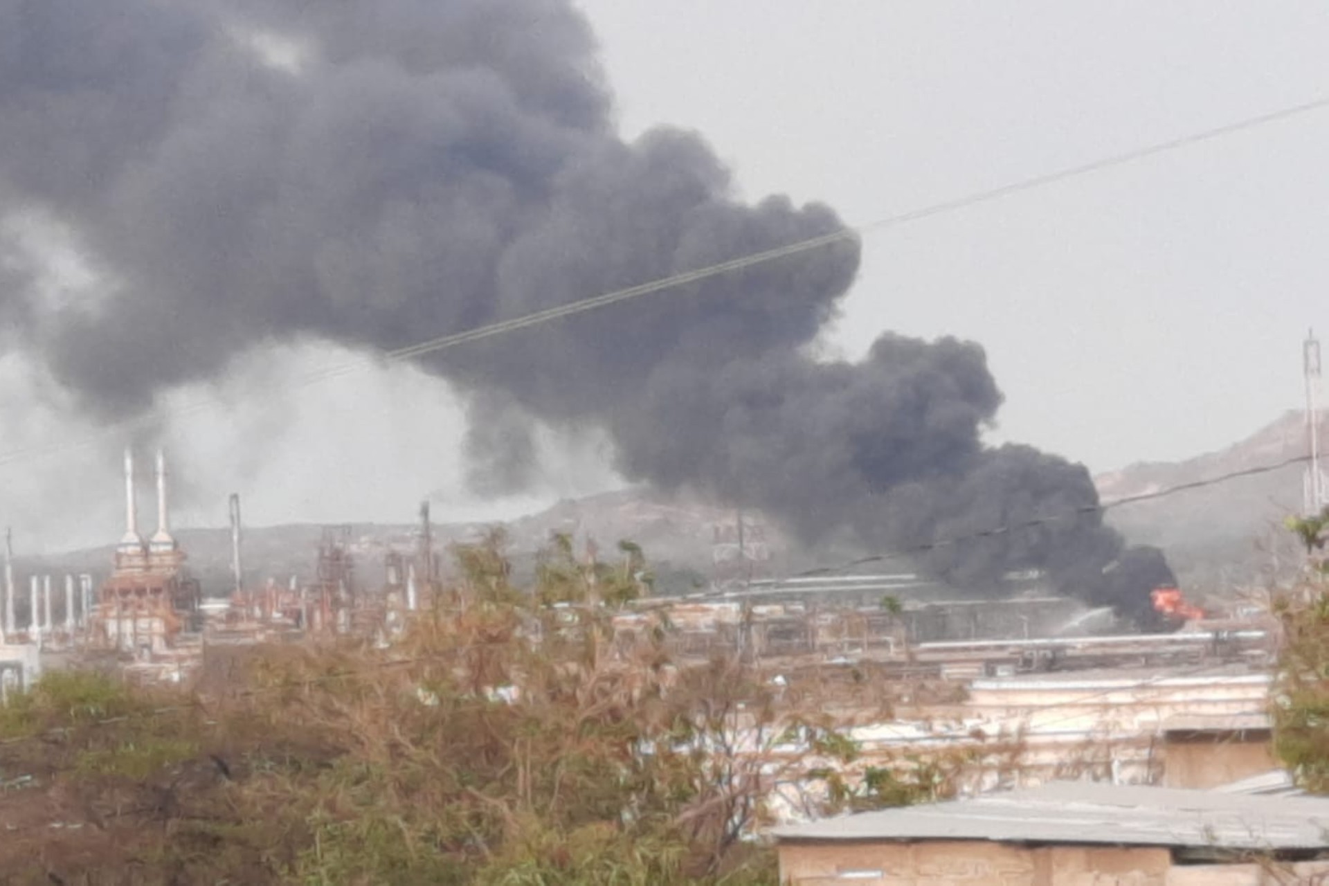 Reportan conato de incendio en refinería de Salina Cruz, Oaxaca Reportan conato de incendio en refinería de Salina Cruz, Oaxaca