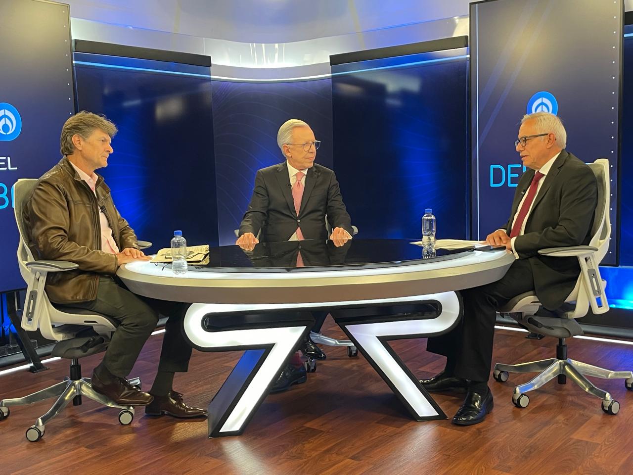 Economía, programas sociales y Afores; debaten Enrique de la Madrid y Jorge Gaviño Economía, programas sociales y Afores; debaten Enrique de la Madrid y Jorge Gaviño