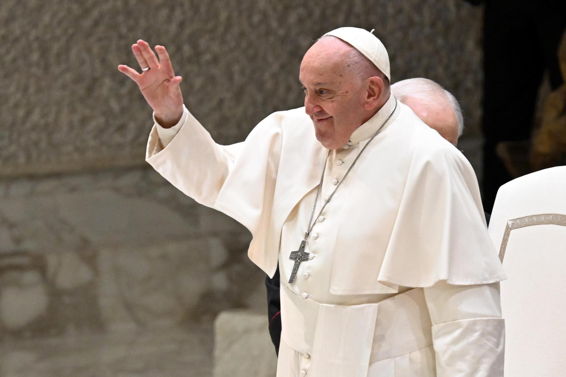 Papa Francisco pide a niños ser “artesanos de paz” y “no perder tiempo en redes sociales” Papa Francisco pide a niños ser “artesanos de paz” y “no perder tiempo en redes sociales”