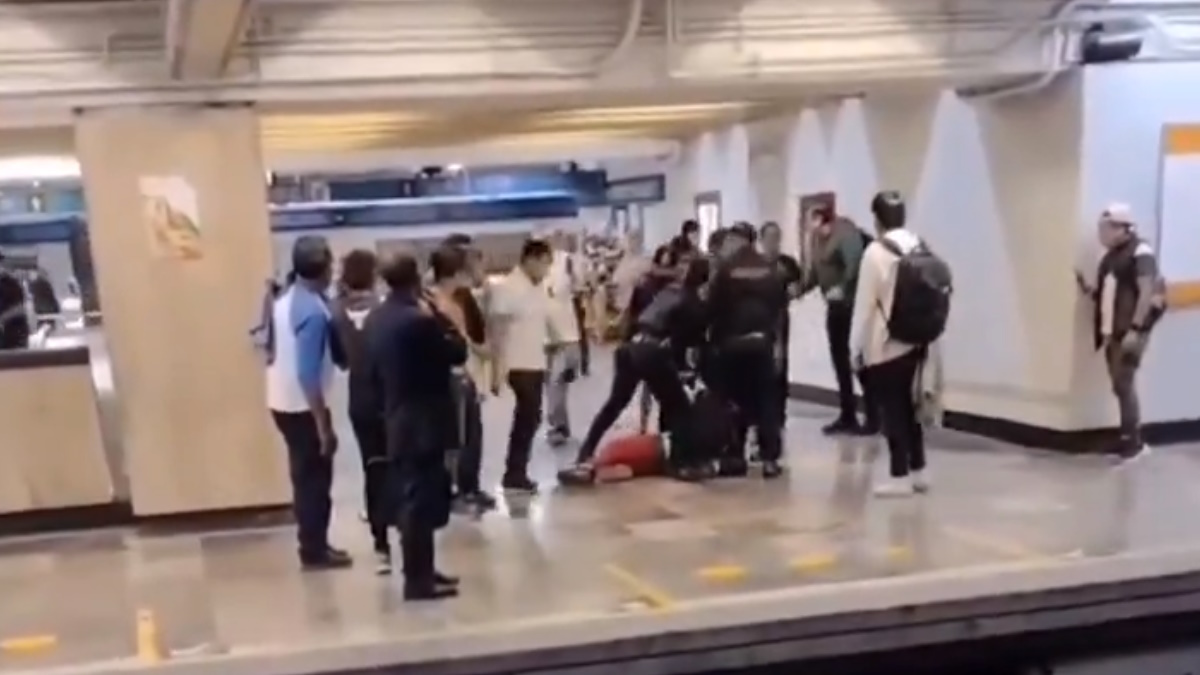 Riña afuera de la estación Bellas Artes deja un herido y un detenido