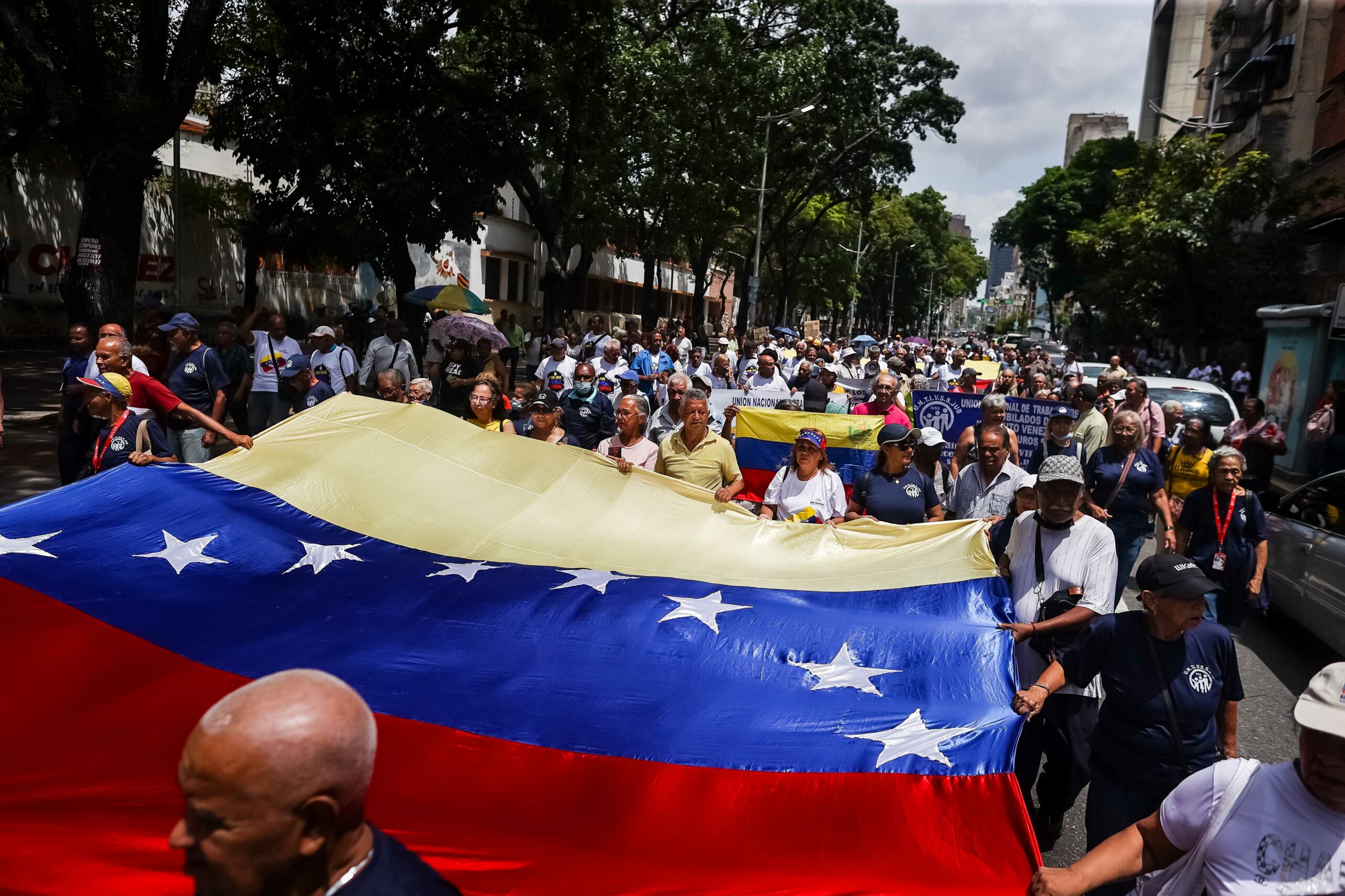 Adultos mayores protestan en Caracas contra la “pensión de hambre” y por una “vejez digna”
