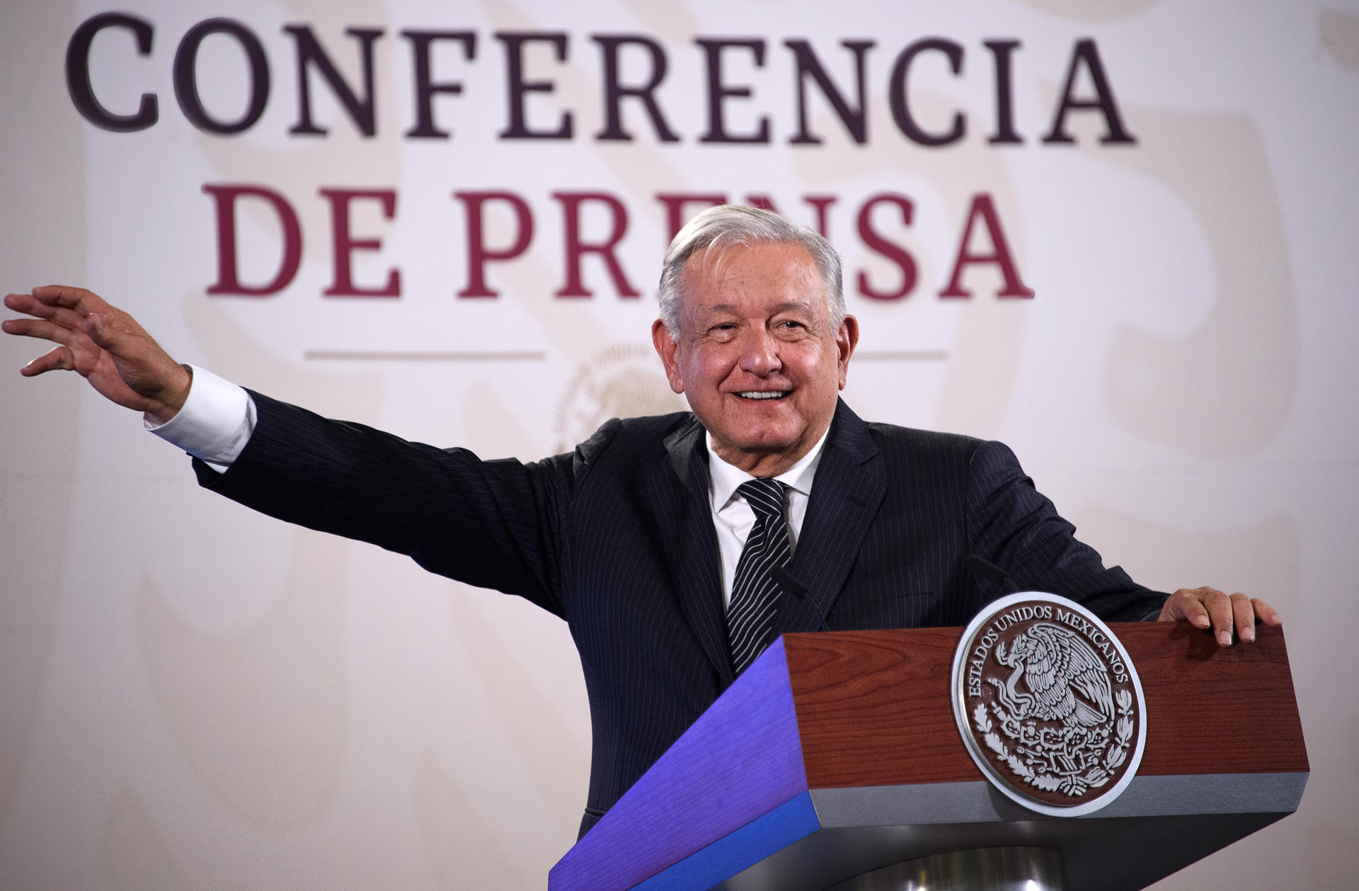 López Obrador denuncia una “alianza” de las derechas de México y España en su contra