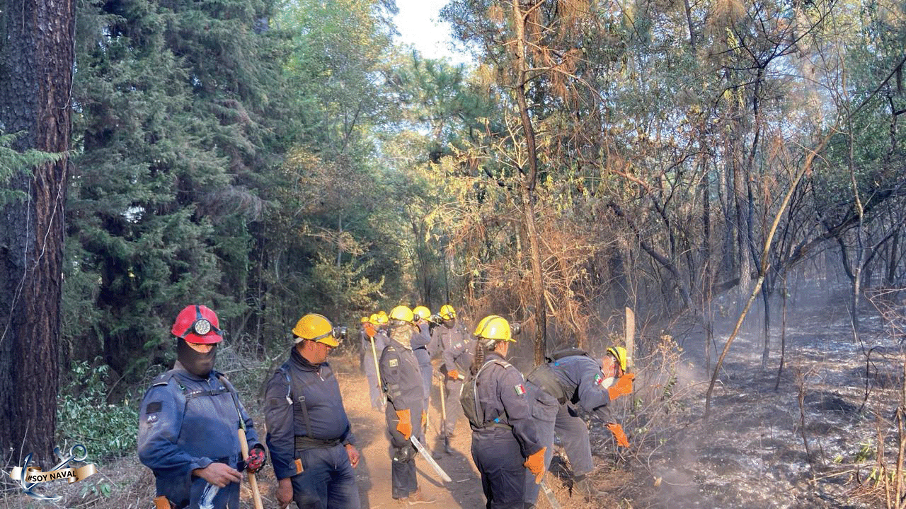 Marina activa plan de auxilio para sofocar incendios en Valle de Bravo Marina activa plan de auxilio para sofocar incendios en Valle de Bravo