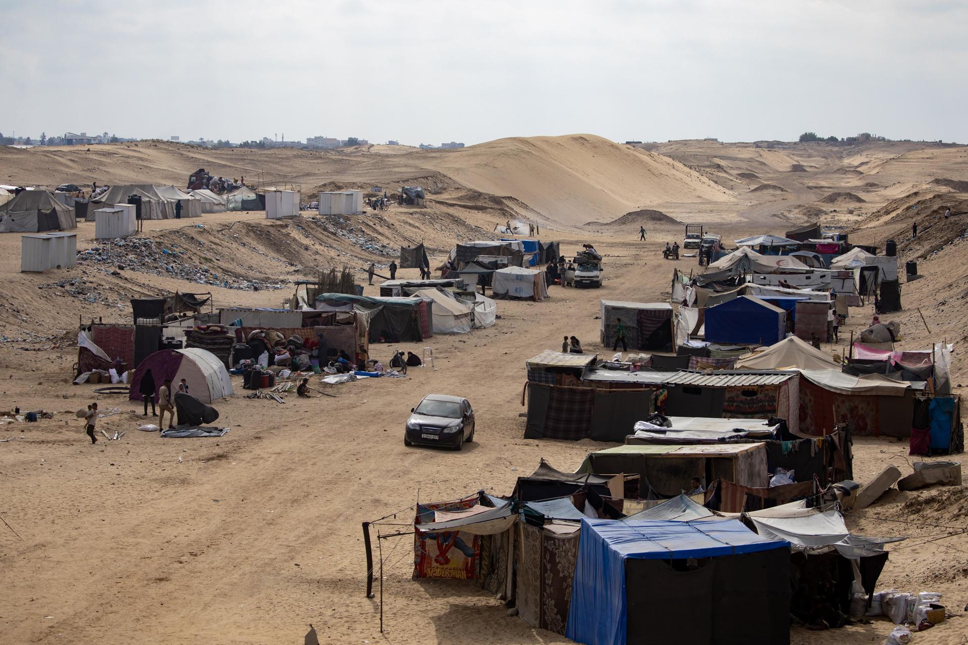 Al menos 21 muertos y 64 heridos en ataques israelíes sobre campos de desplazados de Rafah